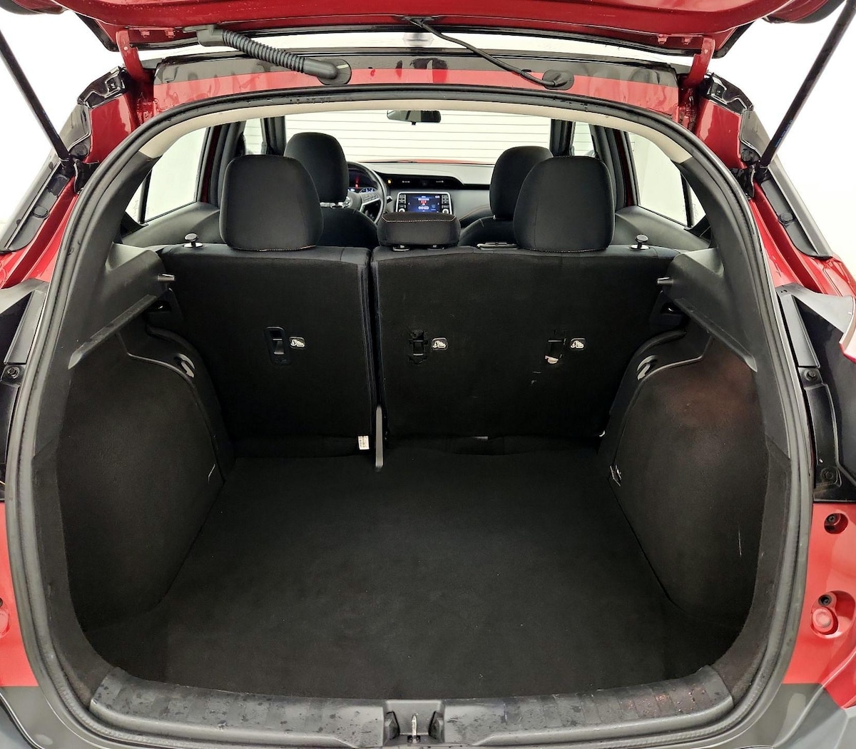 Trunk/Cargo (Seats Up)