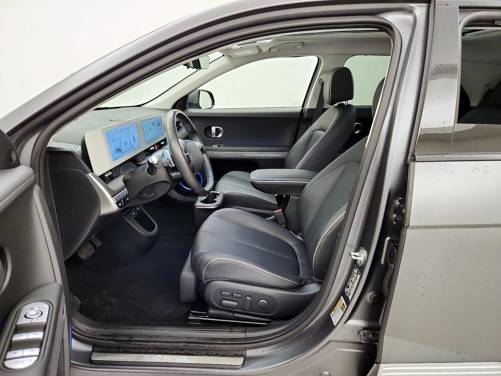 2024 Hyundai IONIQ 5 Limited - Photo 12