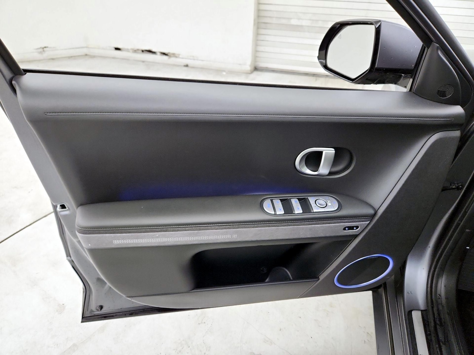 2024 Hyundai IONIQ 5 Limited - Photo 13