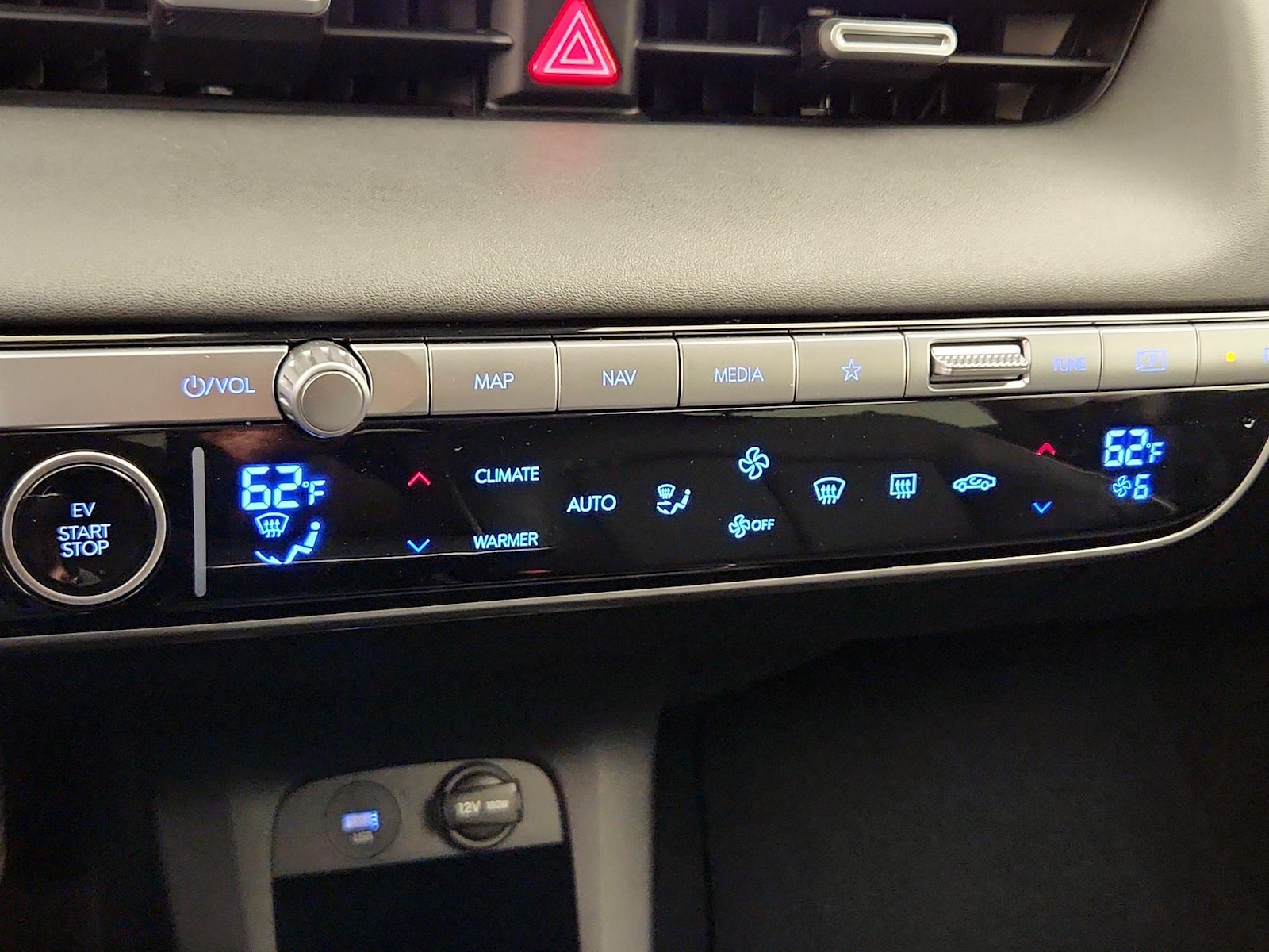 2024 Hyundai IONIQ 5 Limited - Photo 18