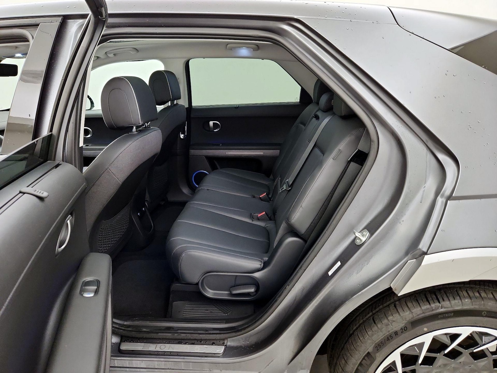 2024 Hyundai IONIQ 5 Limited - Photo 22