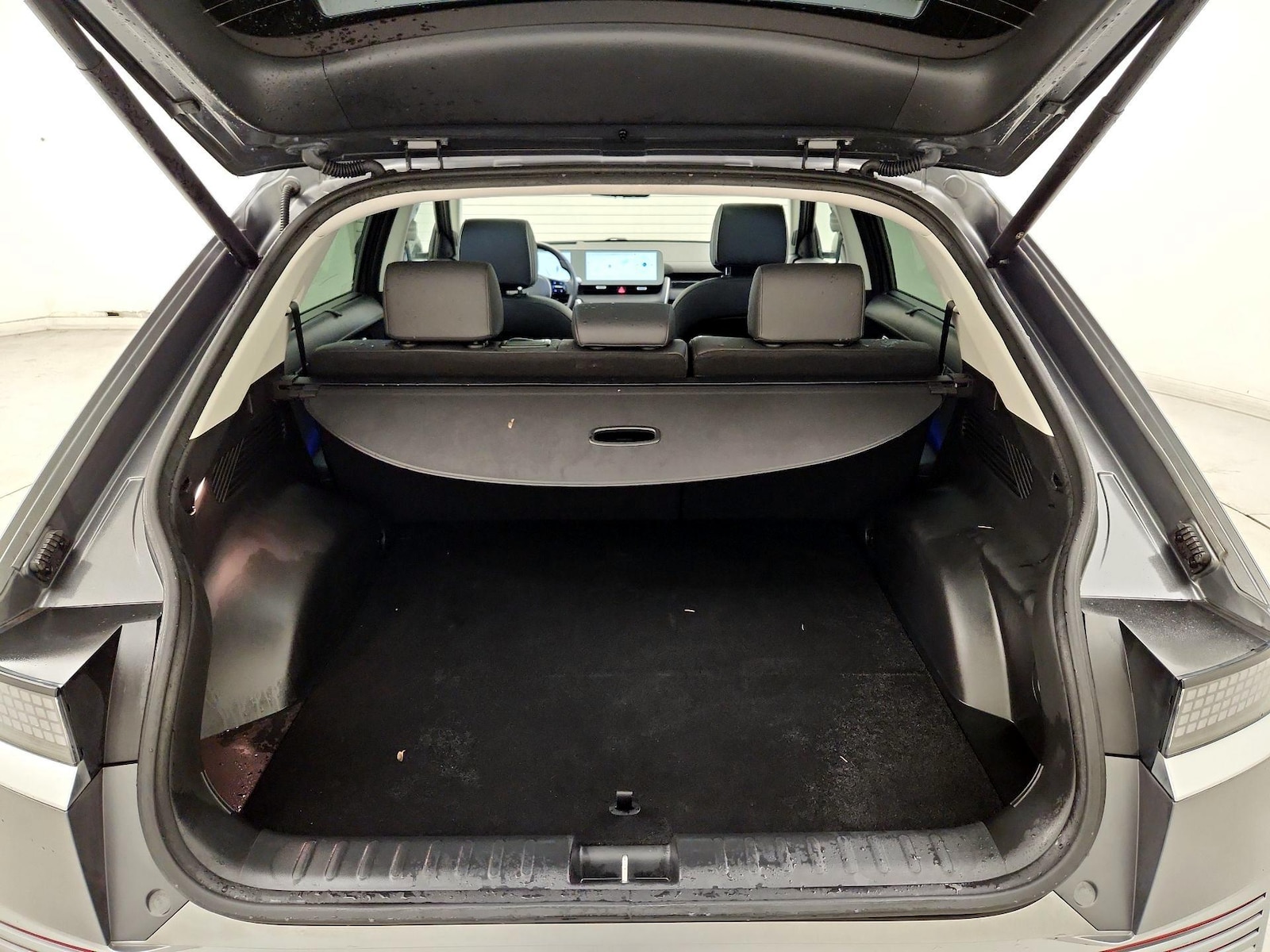 2024 Hyundai IONIQ 5 Limited - Photo 23