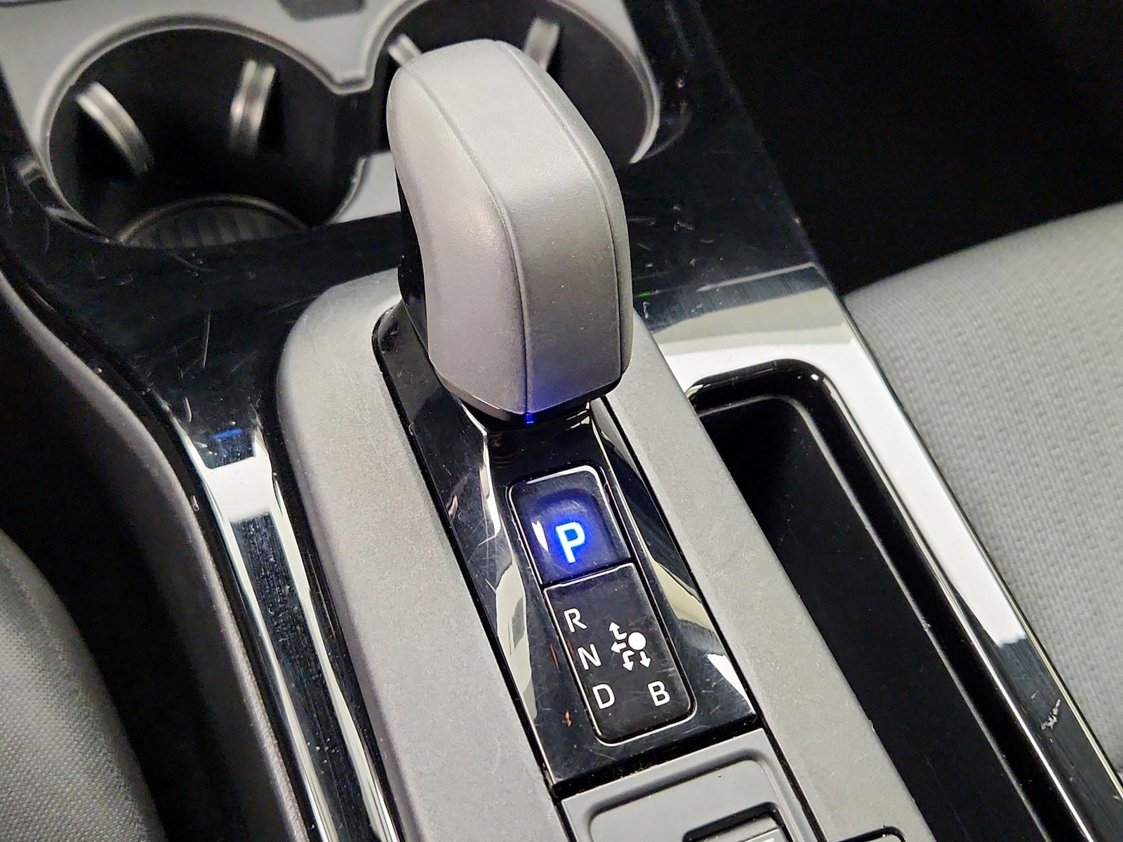 2025 Toyota Prius LE - Photo 18
