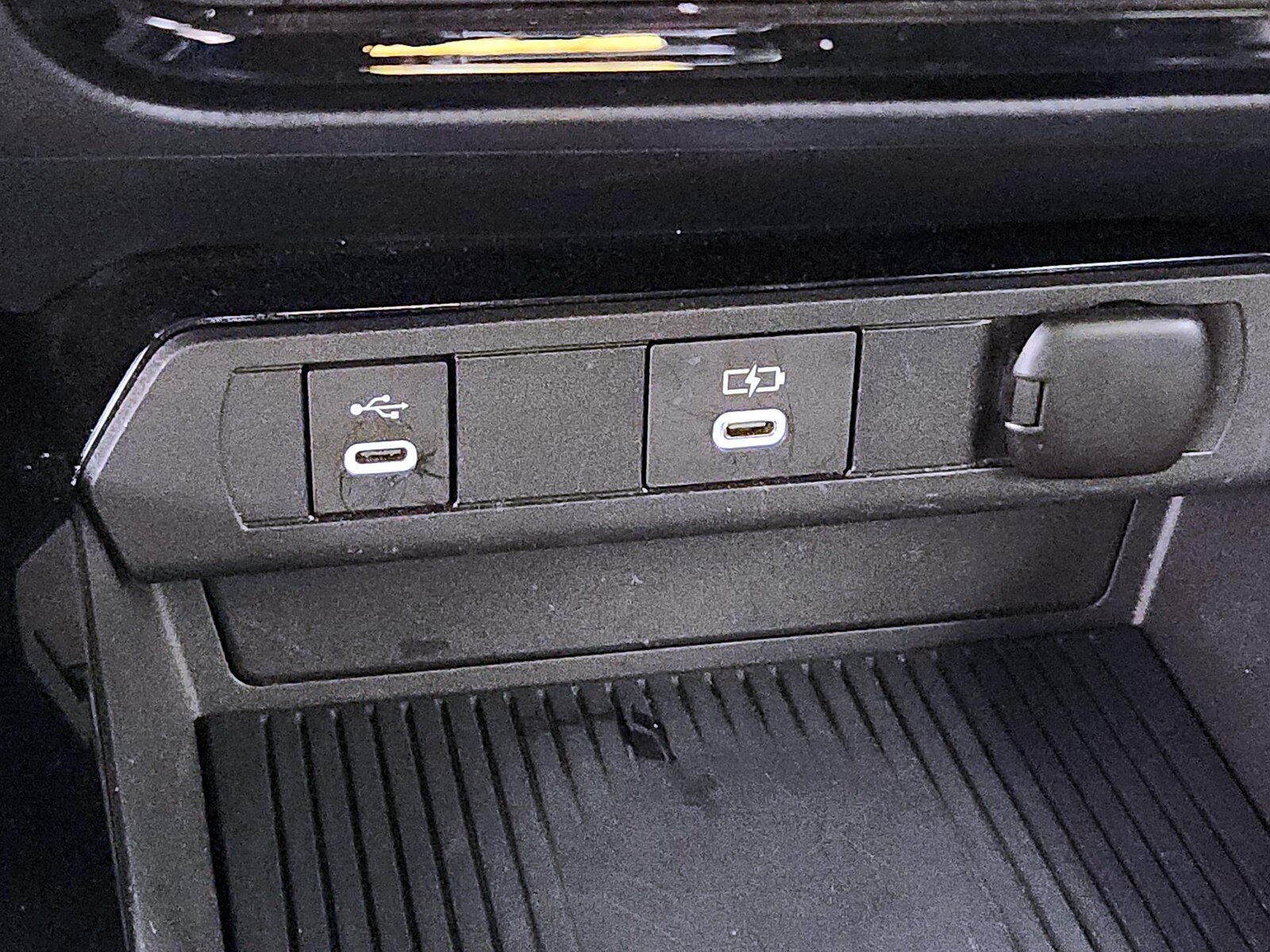 2025 Toyota Prius LE - Photo 19