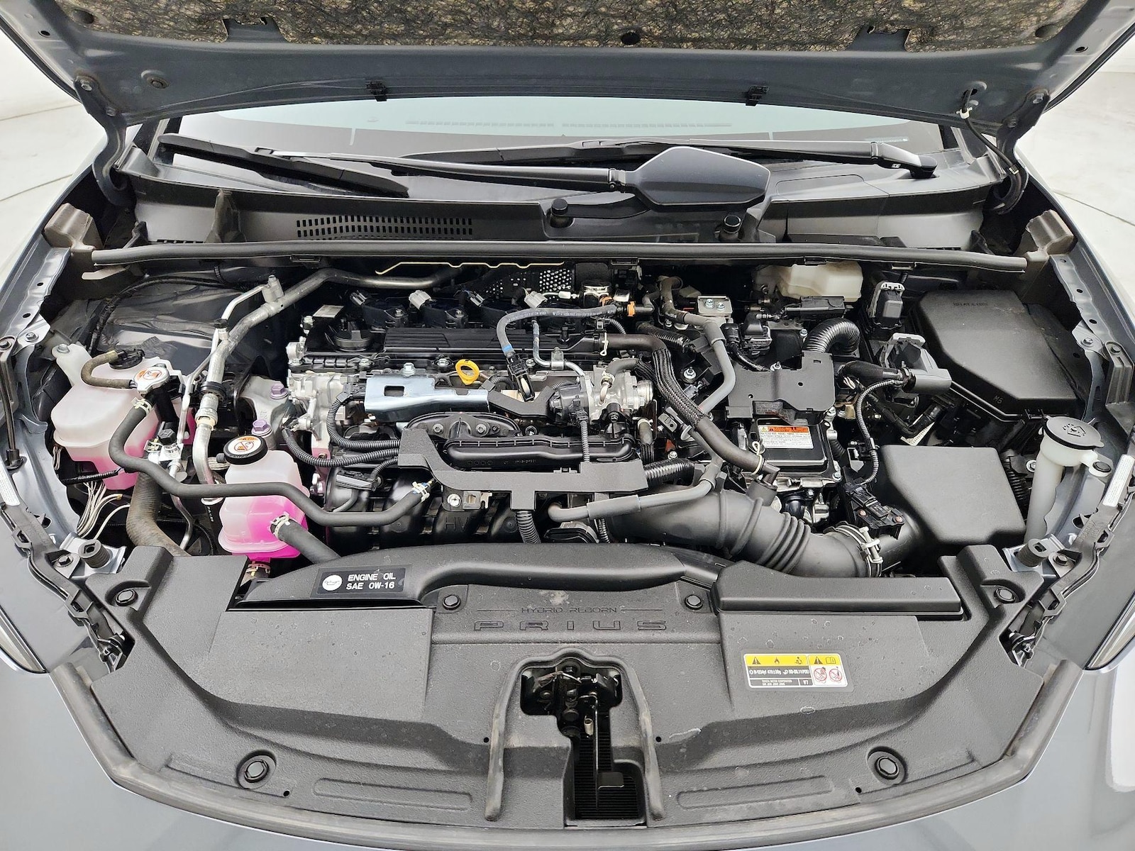 2025 Toyota Prius LE - Photo 22