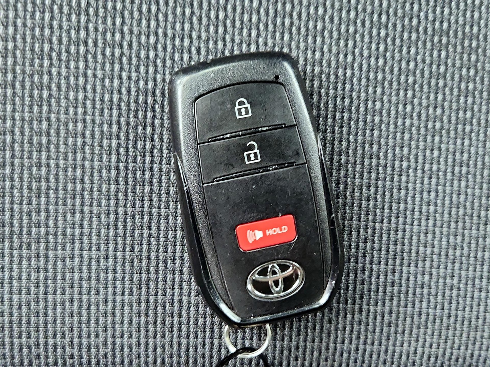 2025 Toyota Prius LE - Photo 23