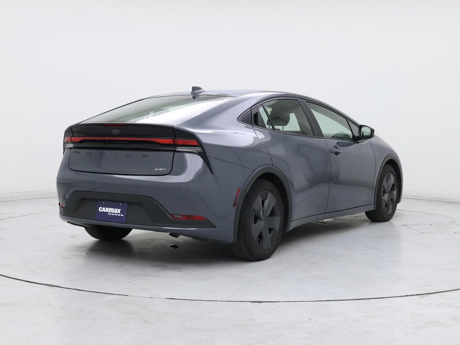 2025 Toyota Prius LE - Photo 9