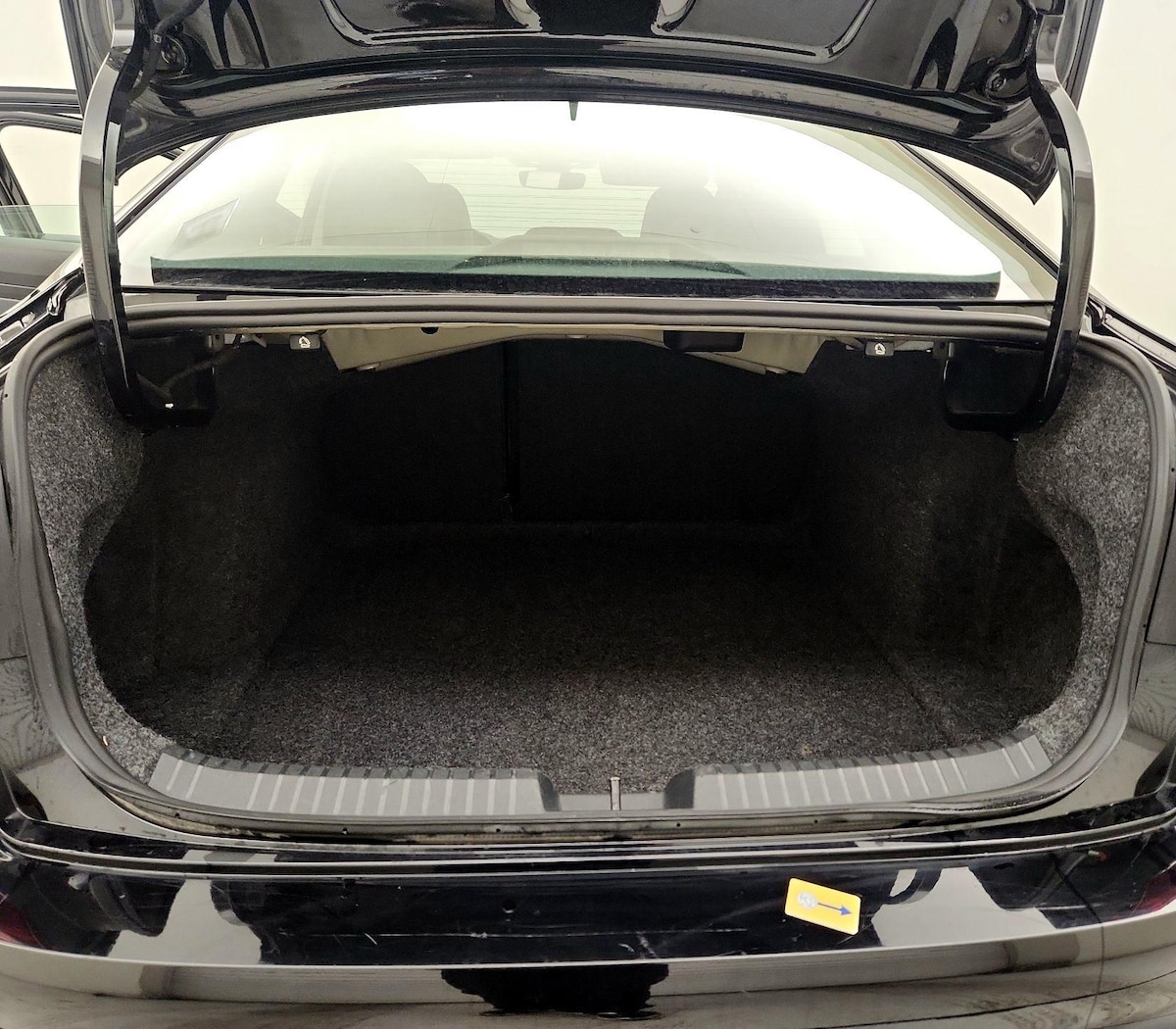 Trunk/Cargo (Seats Up)