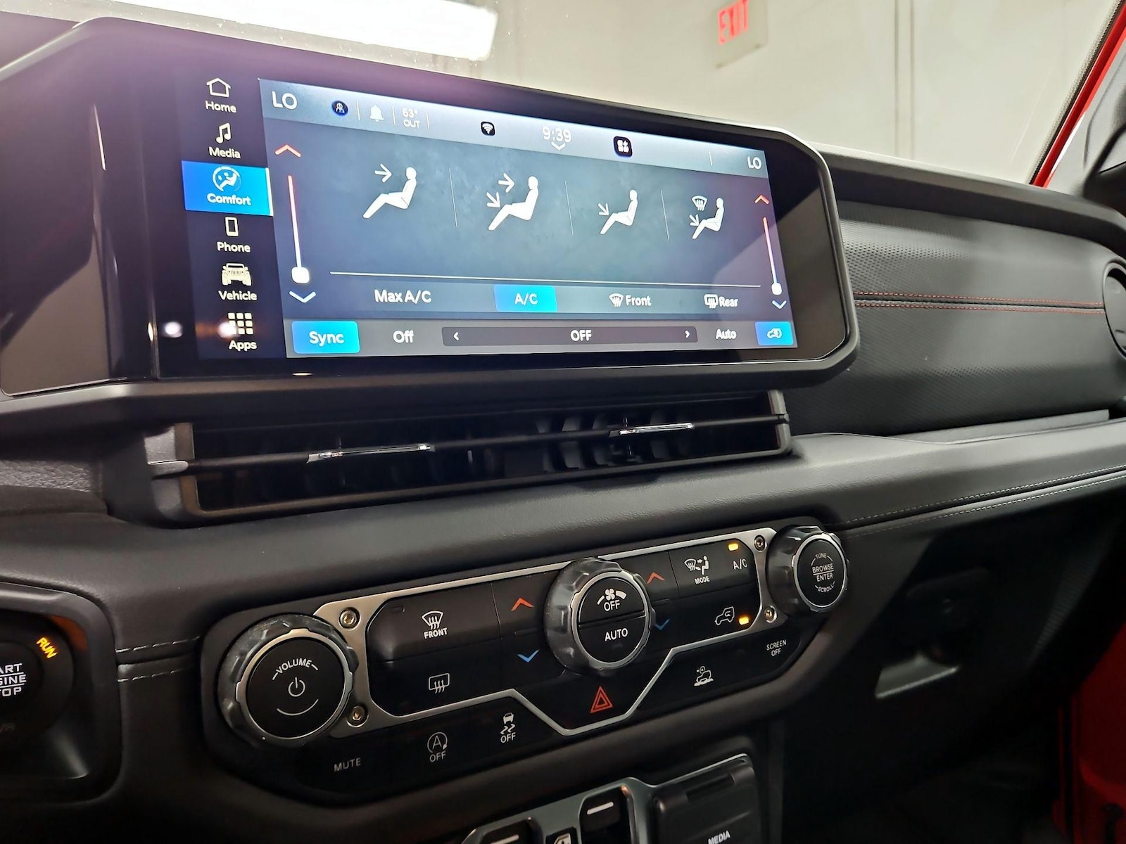 2025 Jeep Wrangler 4-Door Rubicon - Photo 17