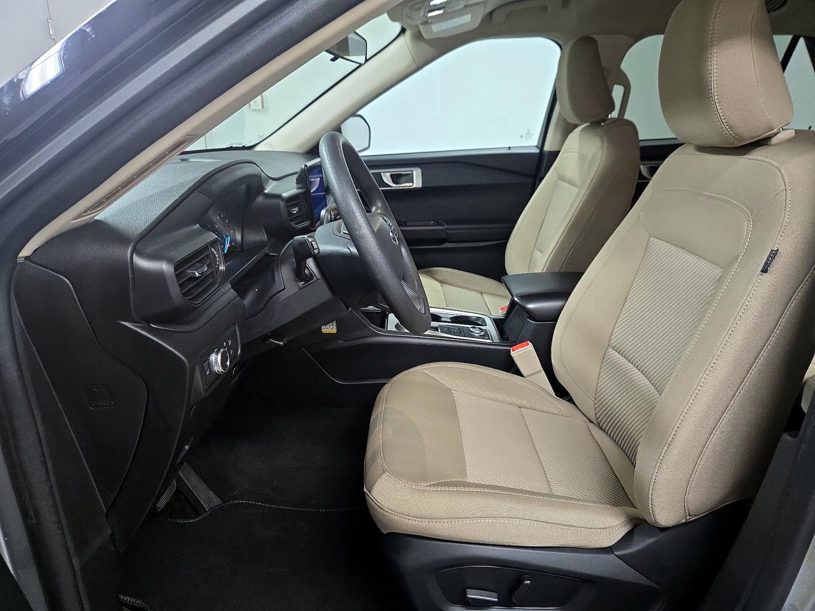 2022 Ford Explorer Base - Photo 12