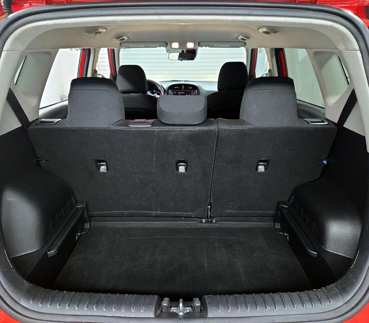 Trunk/Cargo (Seats Up)