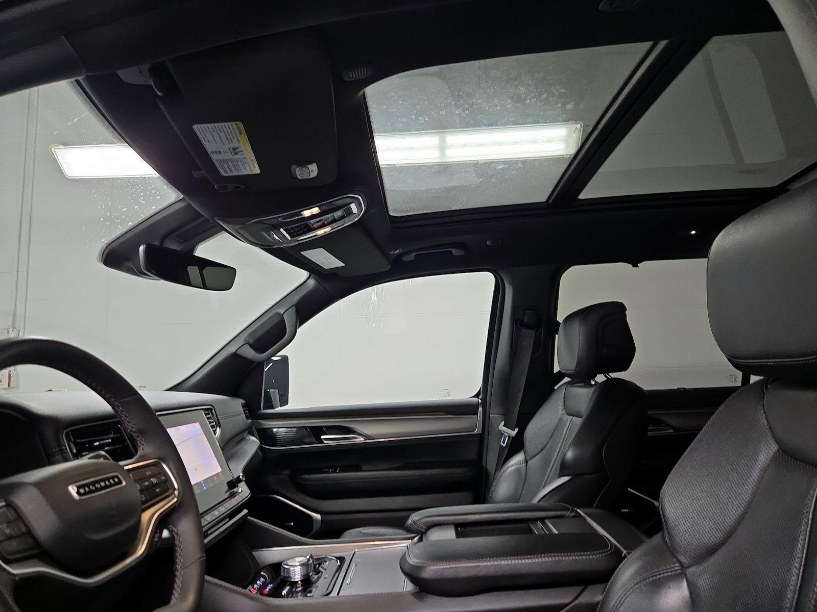 Panoramic Sunroof & Skylight(s)