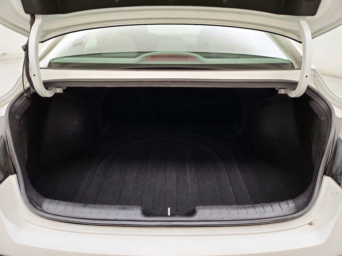 Trunk/Cargo (Seats Up)