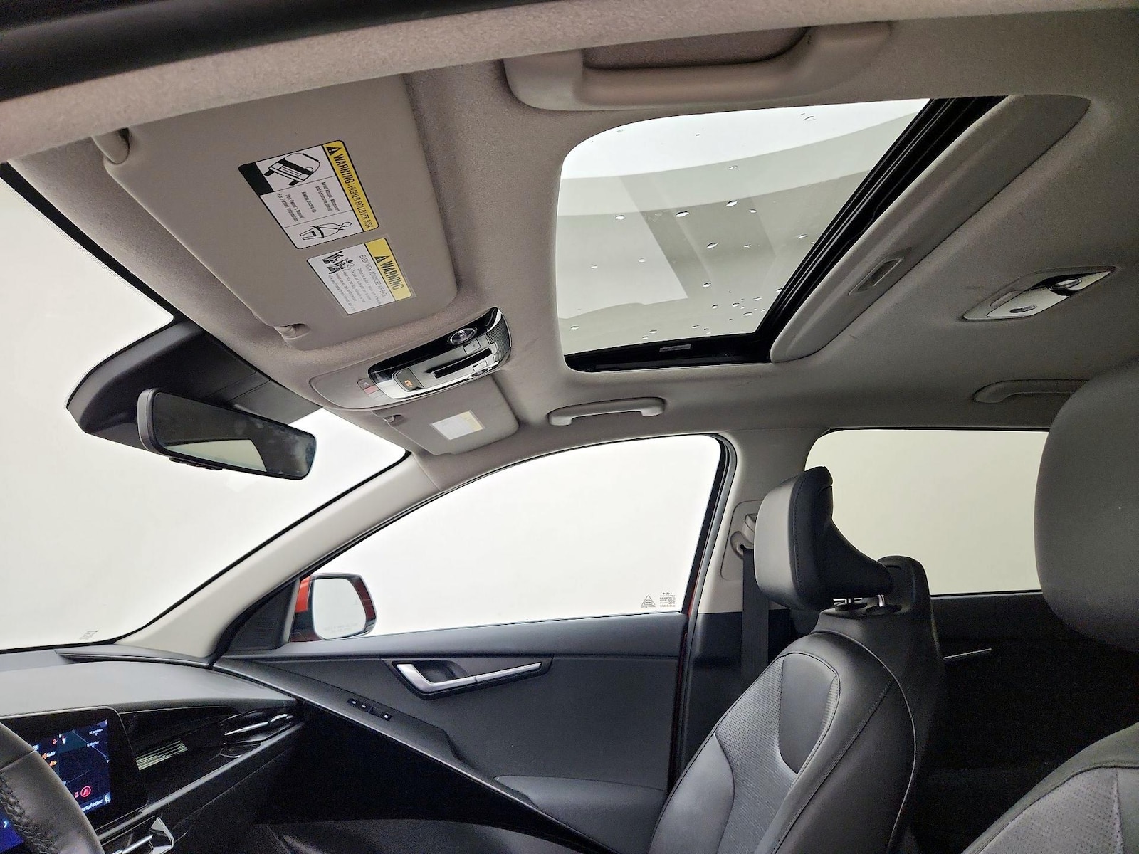 Sunroof(s) & Overhead Airbags