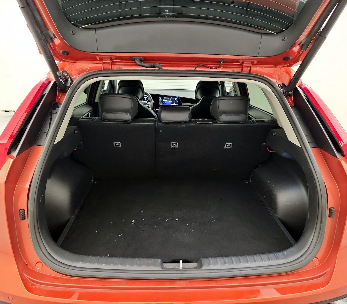 Trunk/Cargo (Seats Up)