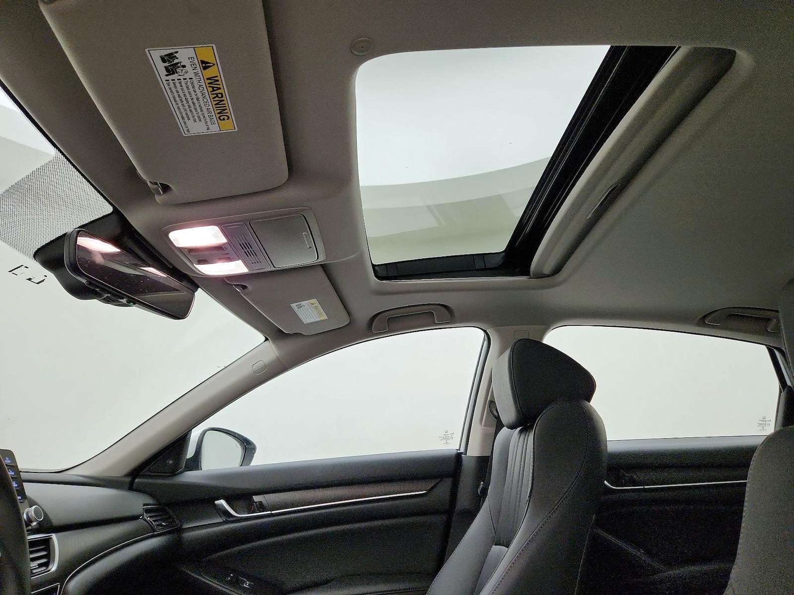 Sunroof(s) & Overhead Airbags