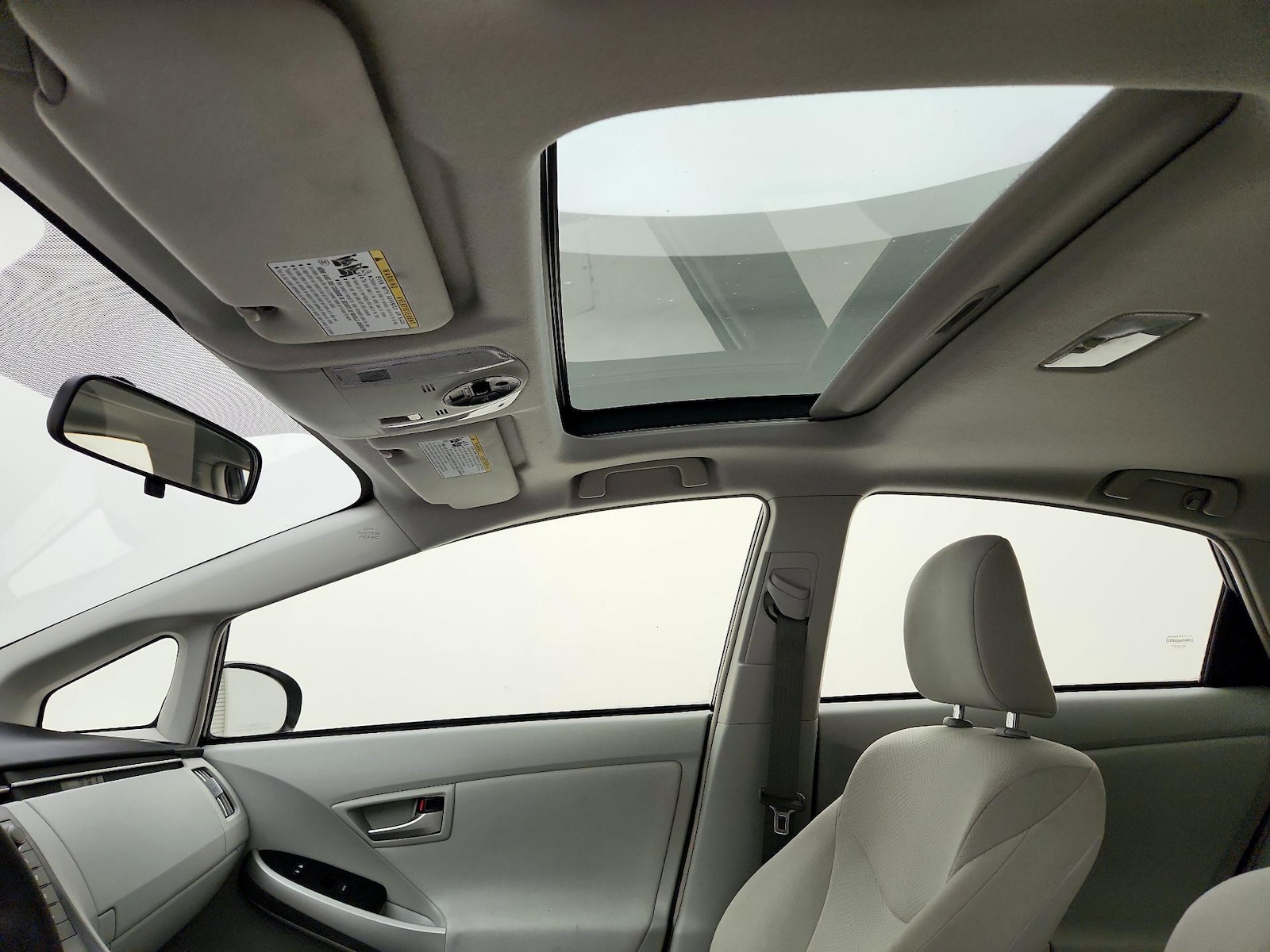 Sunroof(s) & Overhead Airbags