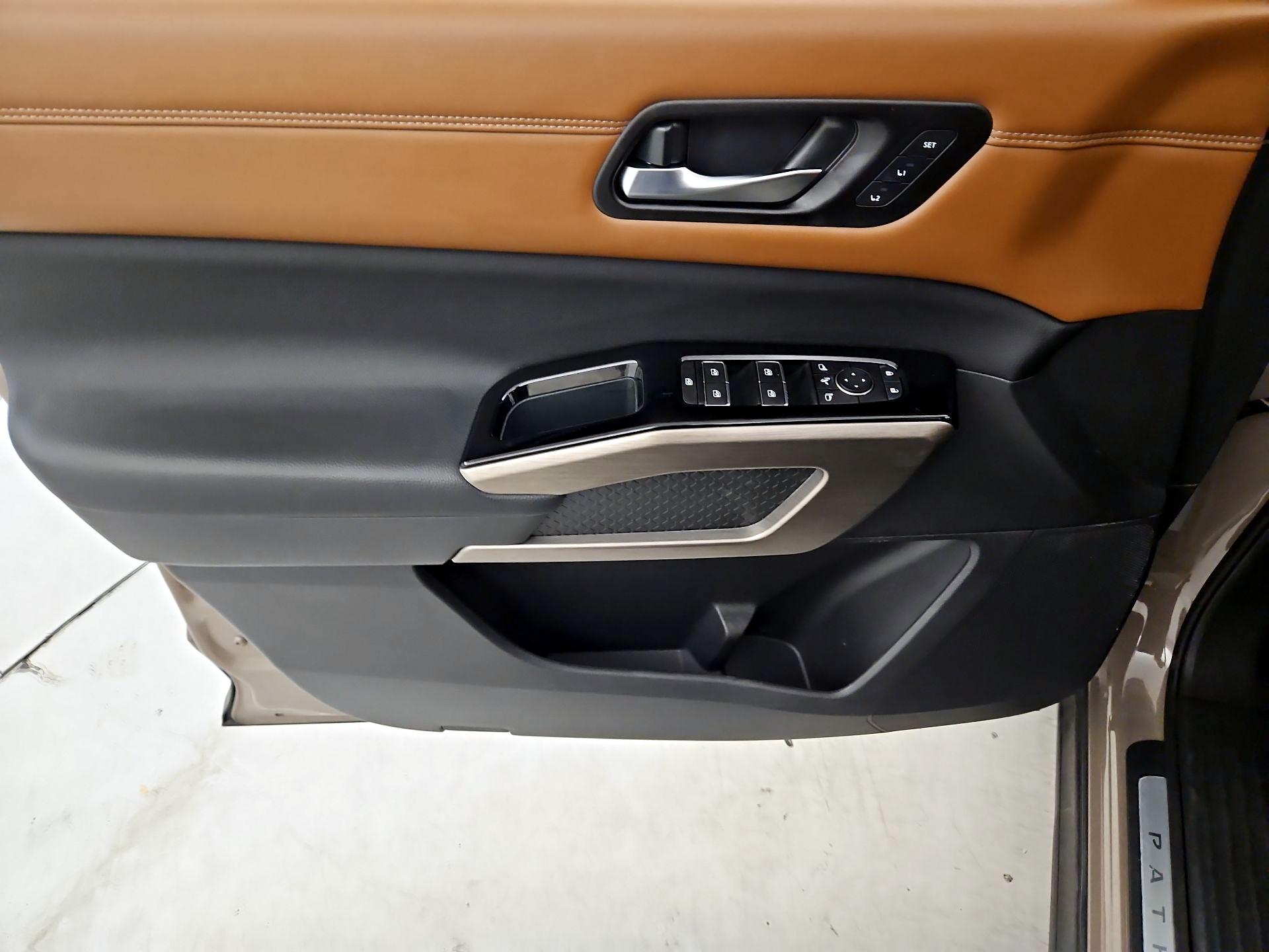Thumbnail: 2023 Nissan Pathfinder - 12
