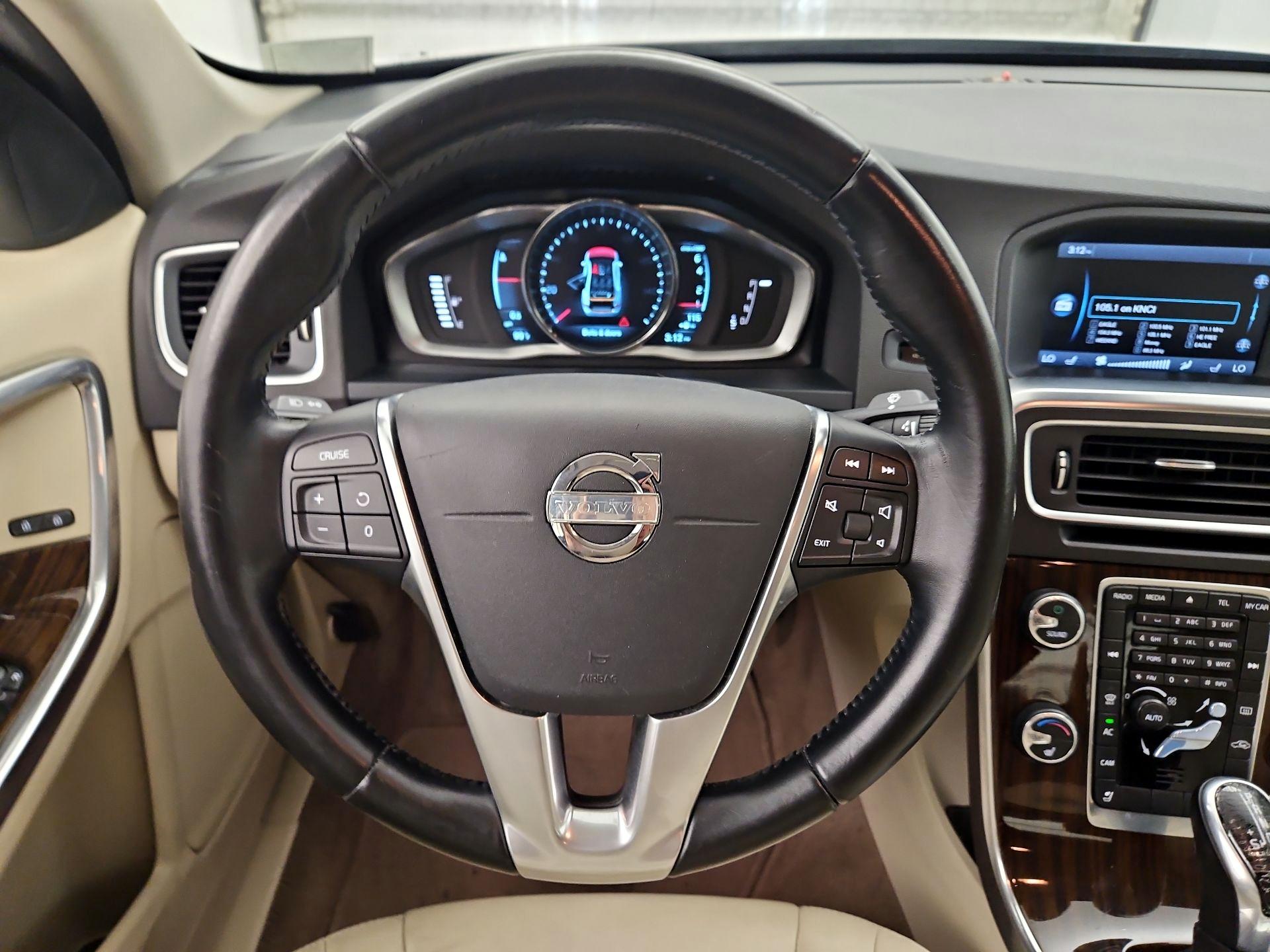 Thumbnail: 2015 Volvo S60 - 10