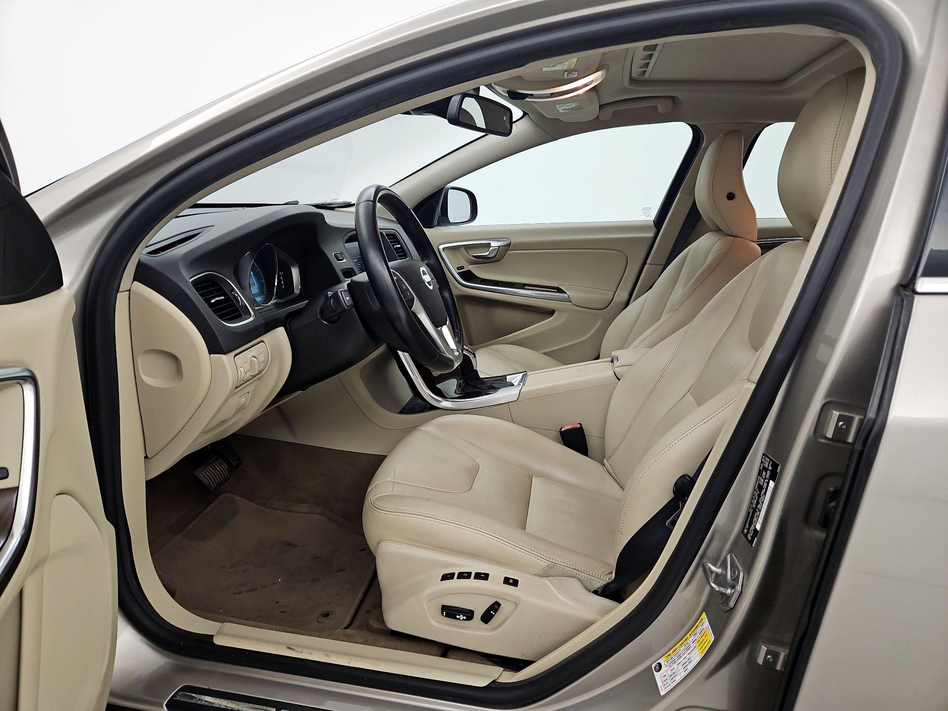Thumbnail: 2015 Volvo S60 - 11