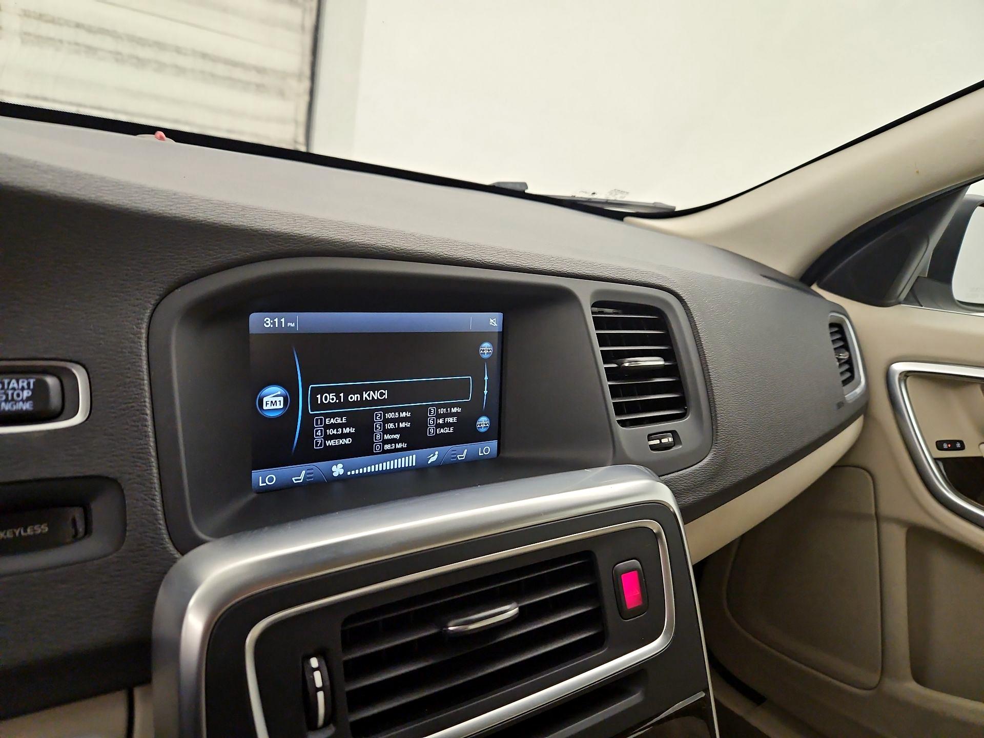 Thumbnail: 2015 Volvo S60 - 15