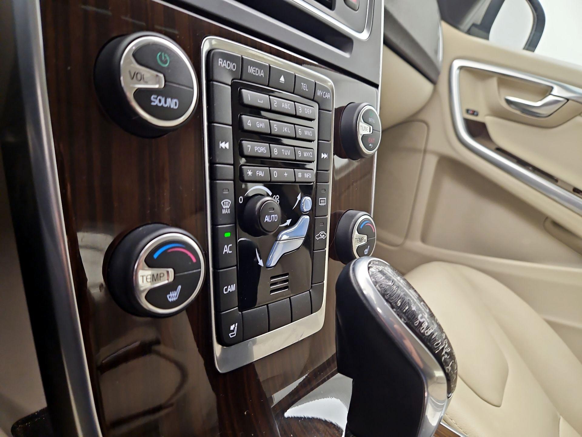Thumbnail: 2015 Volvo S60 - 16