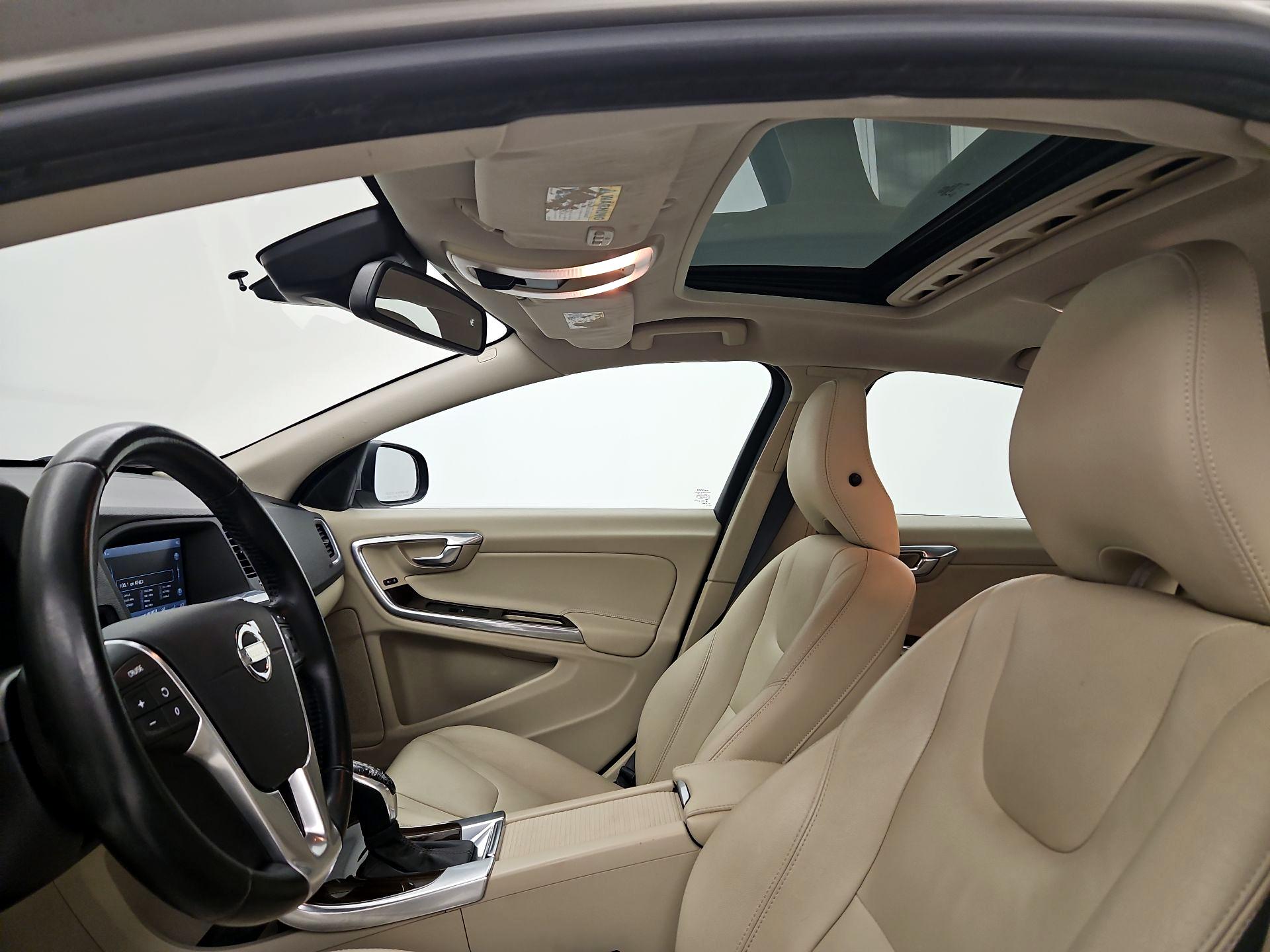 Thumbnail: 2015 Volvo S60 - 18