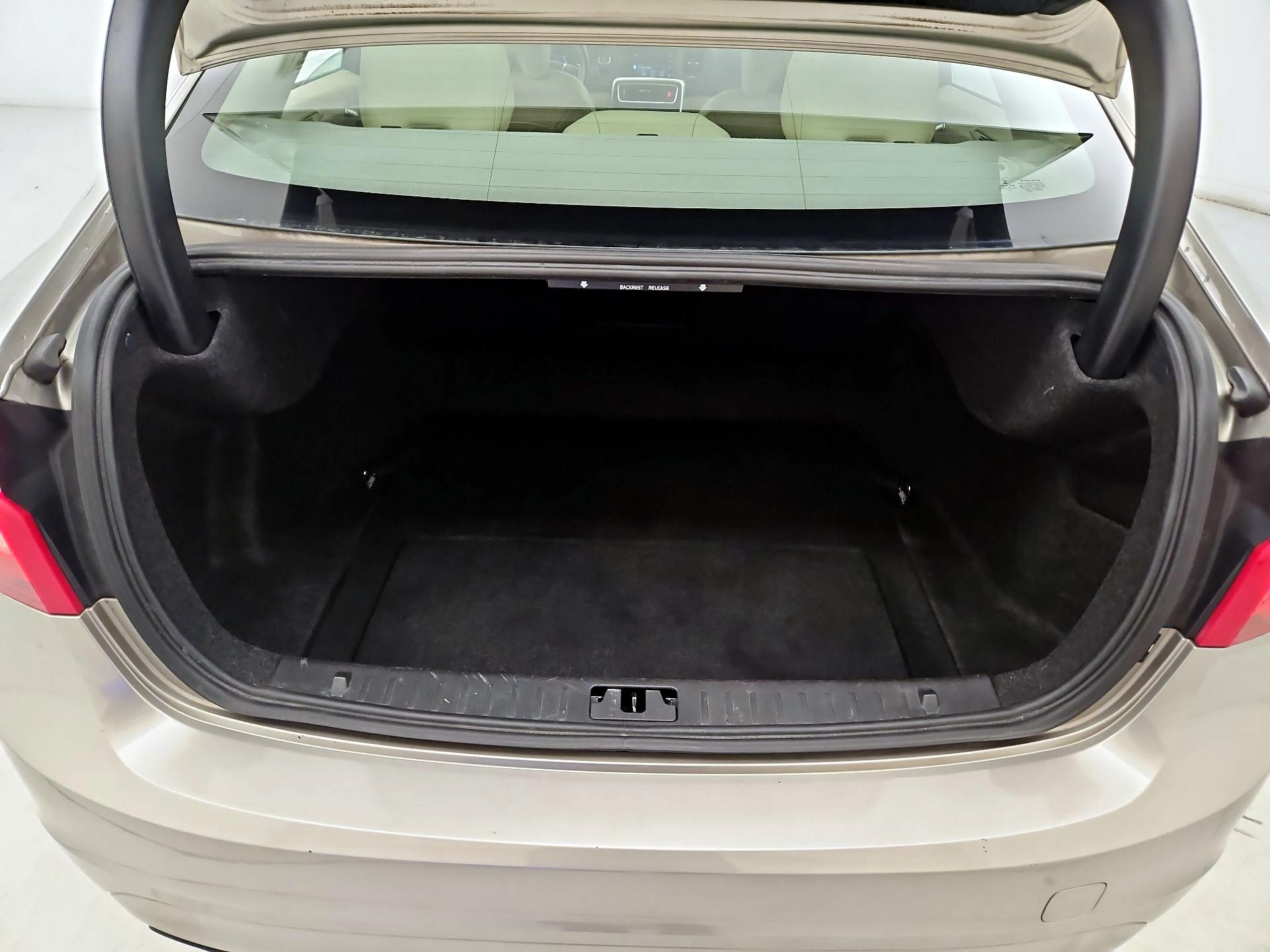 Thumbnail: 2015 Volvo S60 - 20