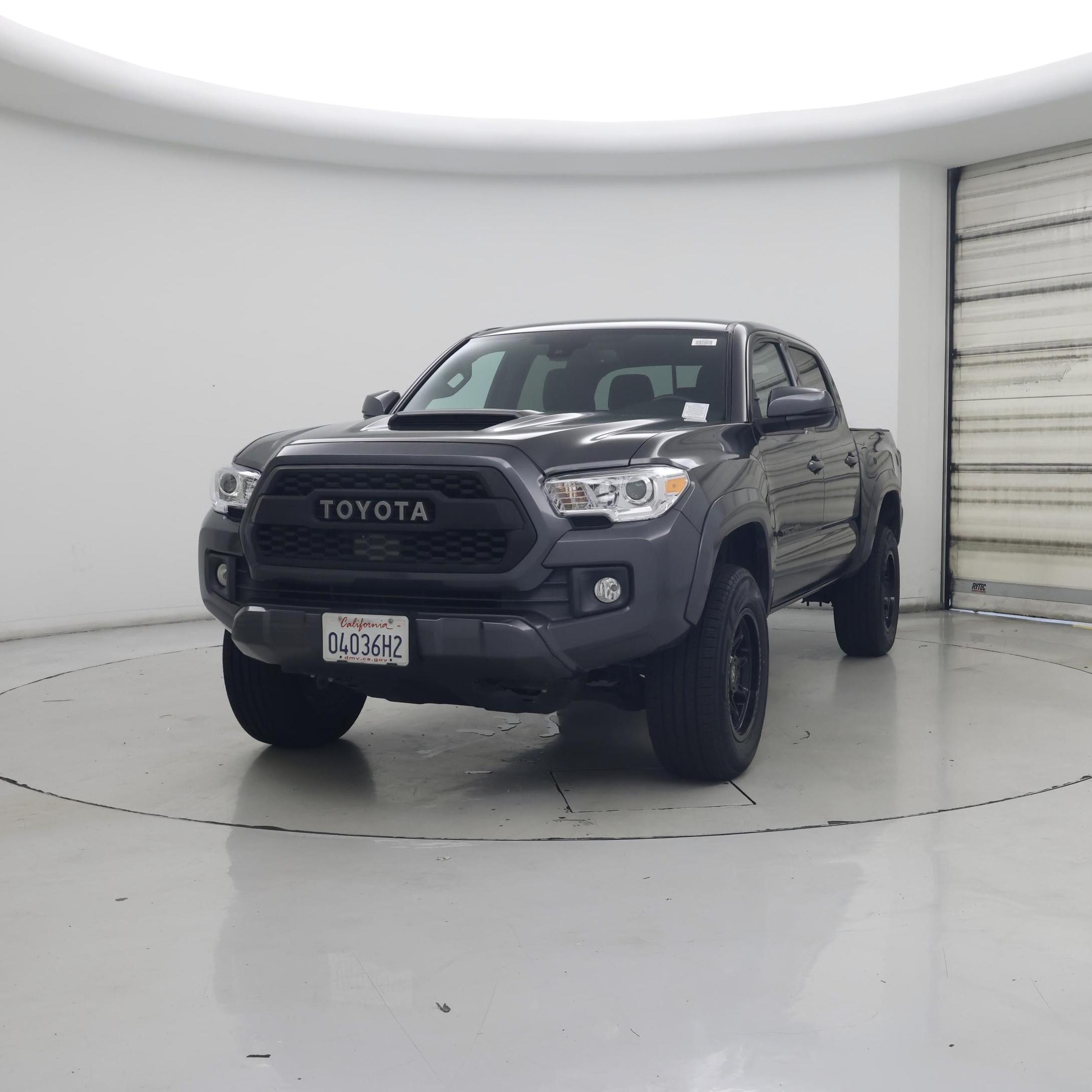 Thumbnail: 2018 Toyota Tacoma - 4