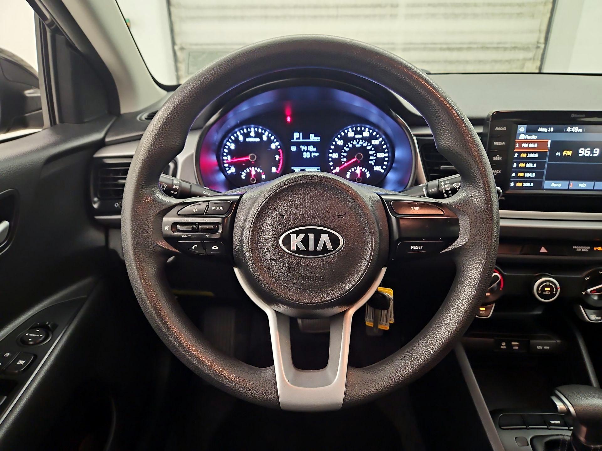 Thumbnail: 2020 Kia Rio - 10