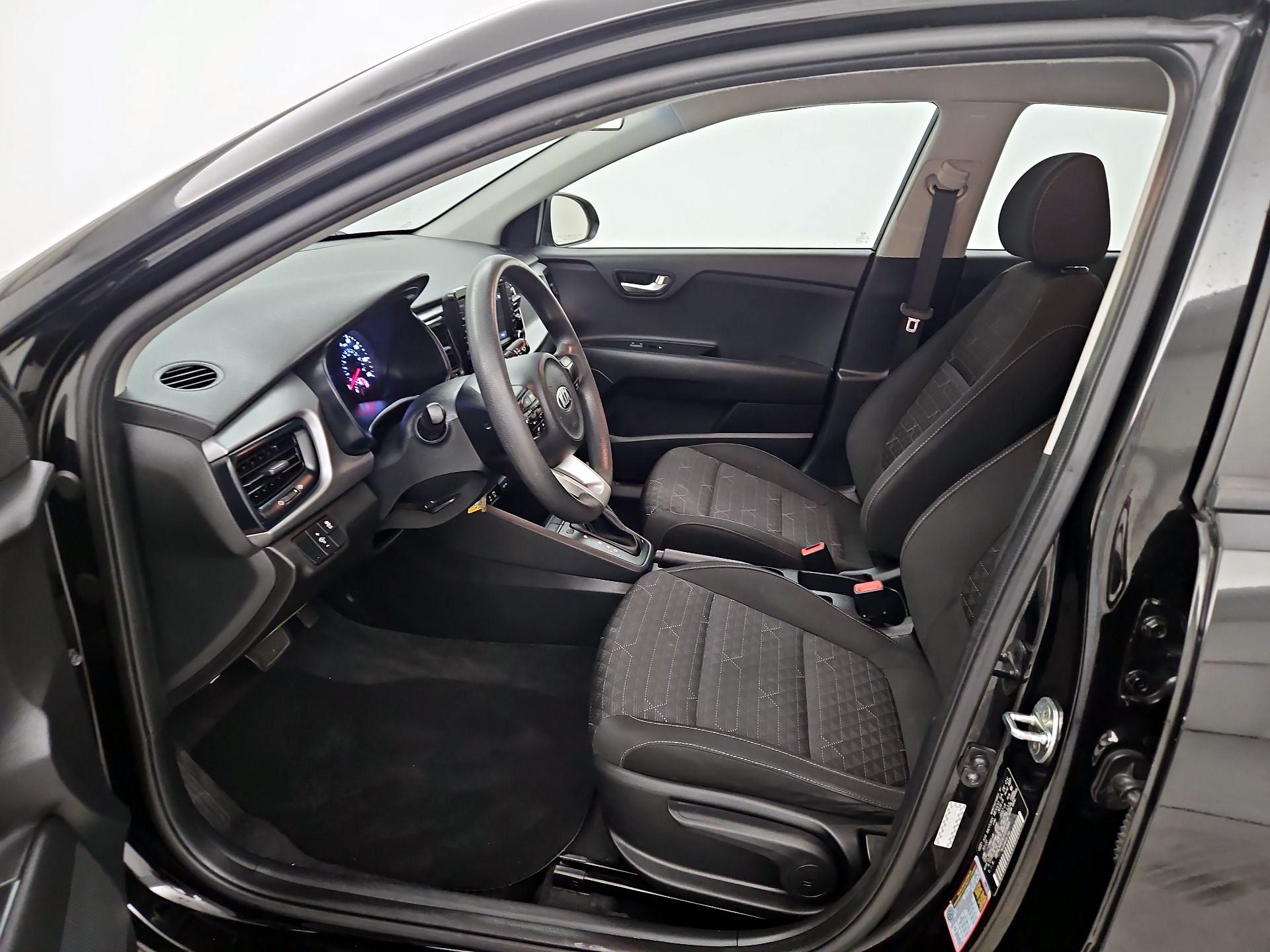 Thumbnail: 2020 Kia Rio - 11