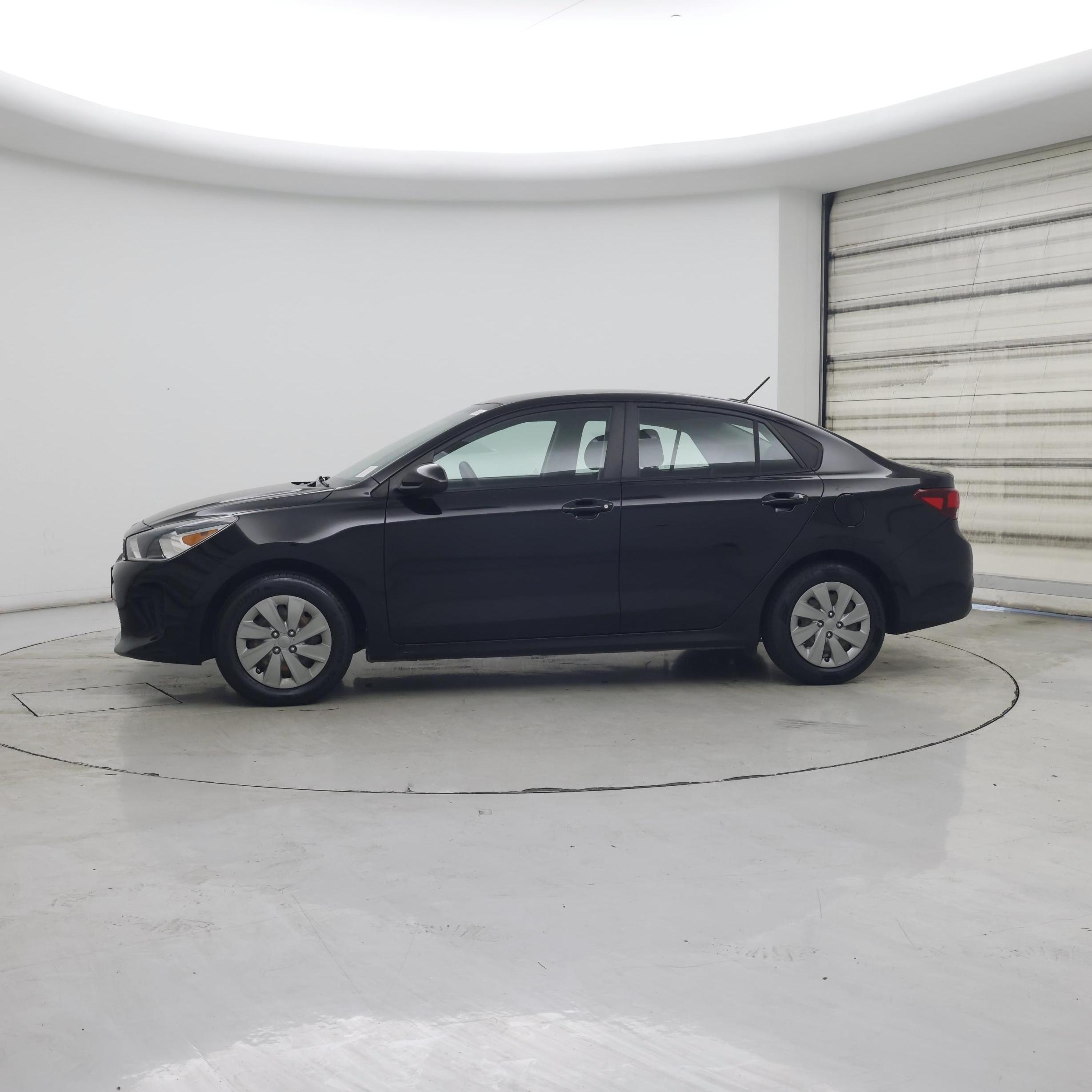 Thumbnail: 2020 Kia Rio - 3