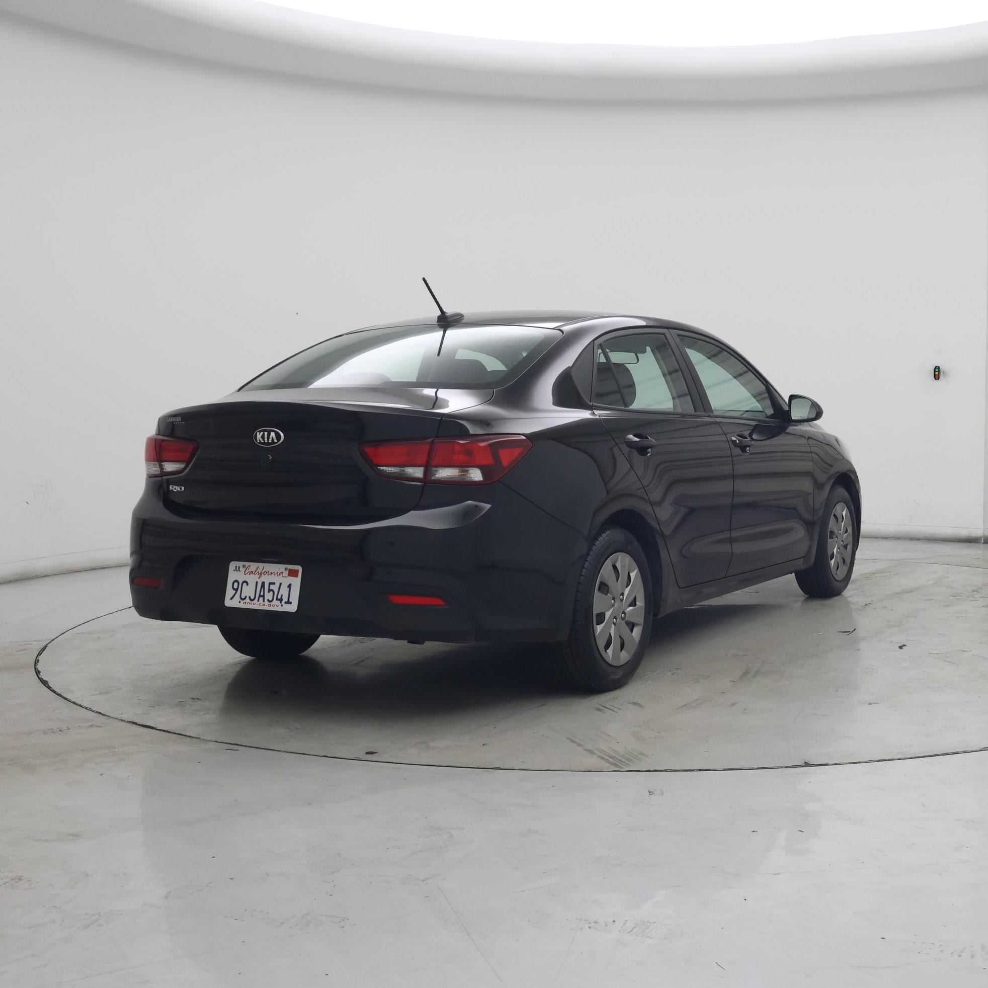 Thumbnail: 2020 Kia Rio - 8