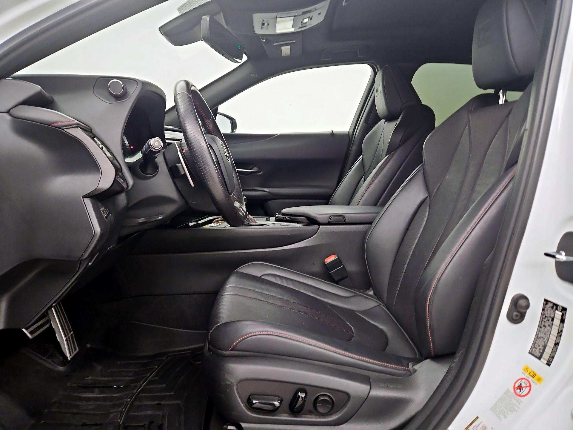 Thumbnail: 2019 Lexus UX - 11