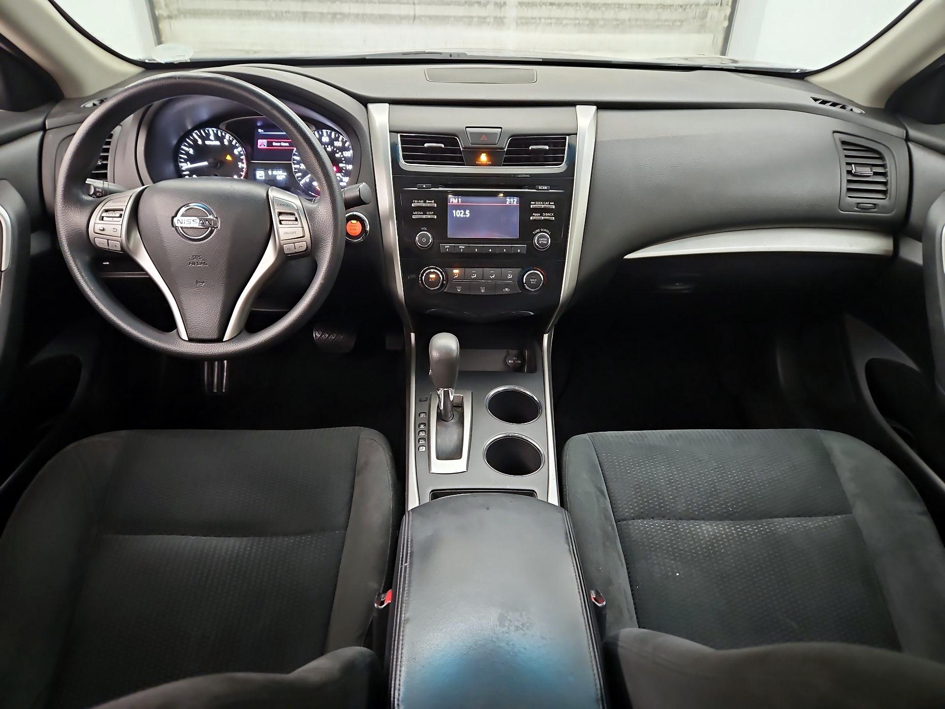 Thumbnail: 2015 Nissan Altima - 9