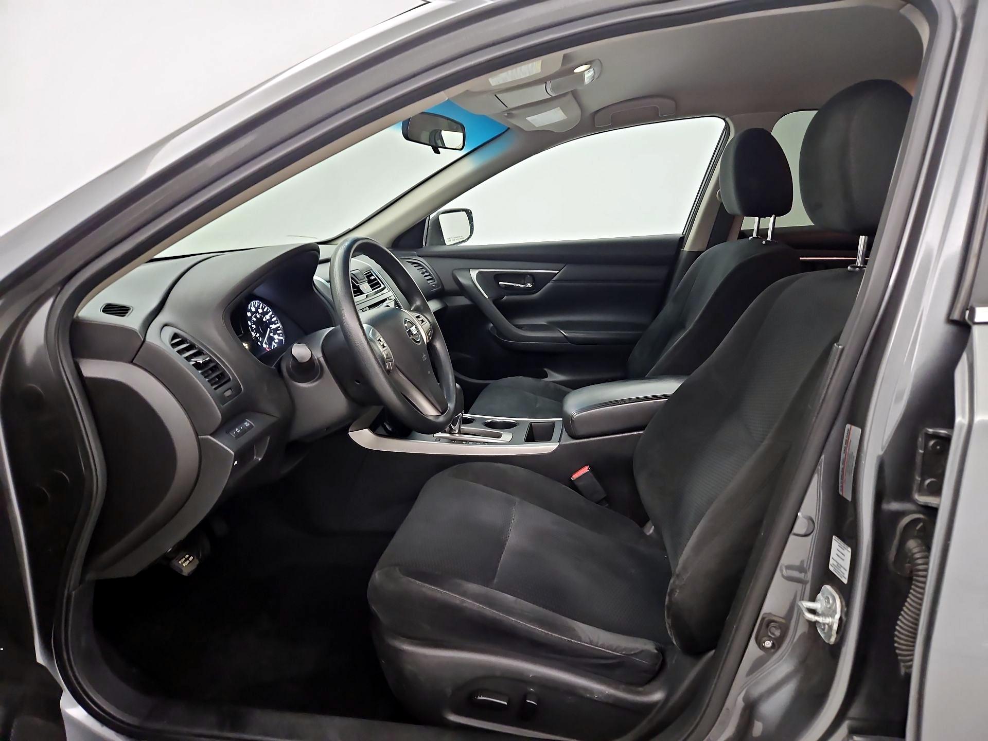 Thumbnail: 2015 Nissan Altima - 11