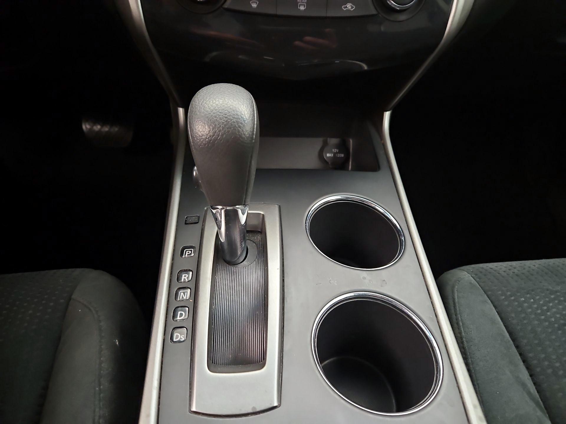 Thumbnail: 2015 Nissan Altima - 17