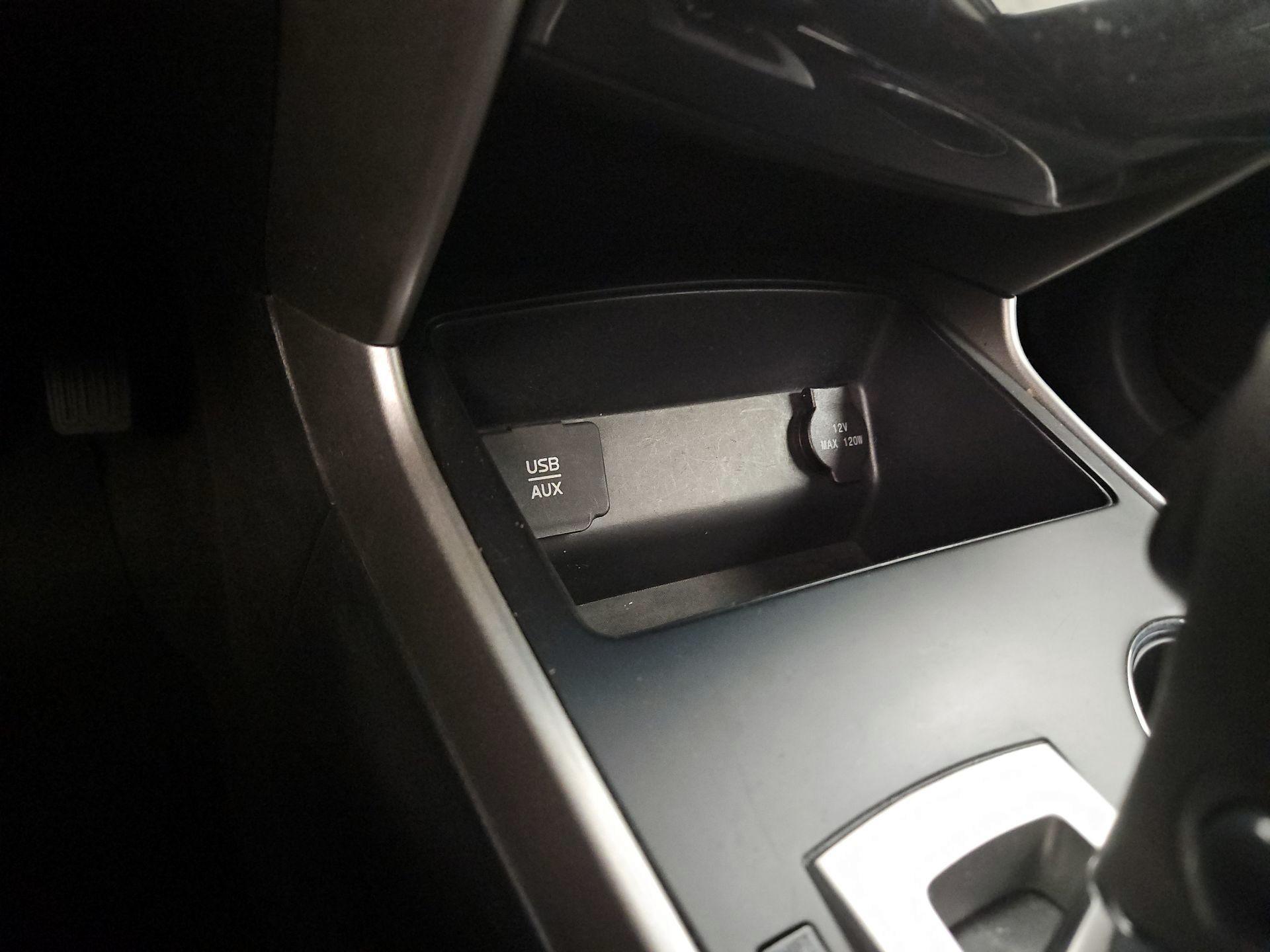 Thumbnail: 2015 Nissan Altima - 18