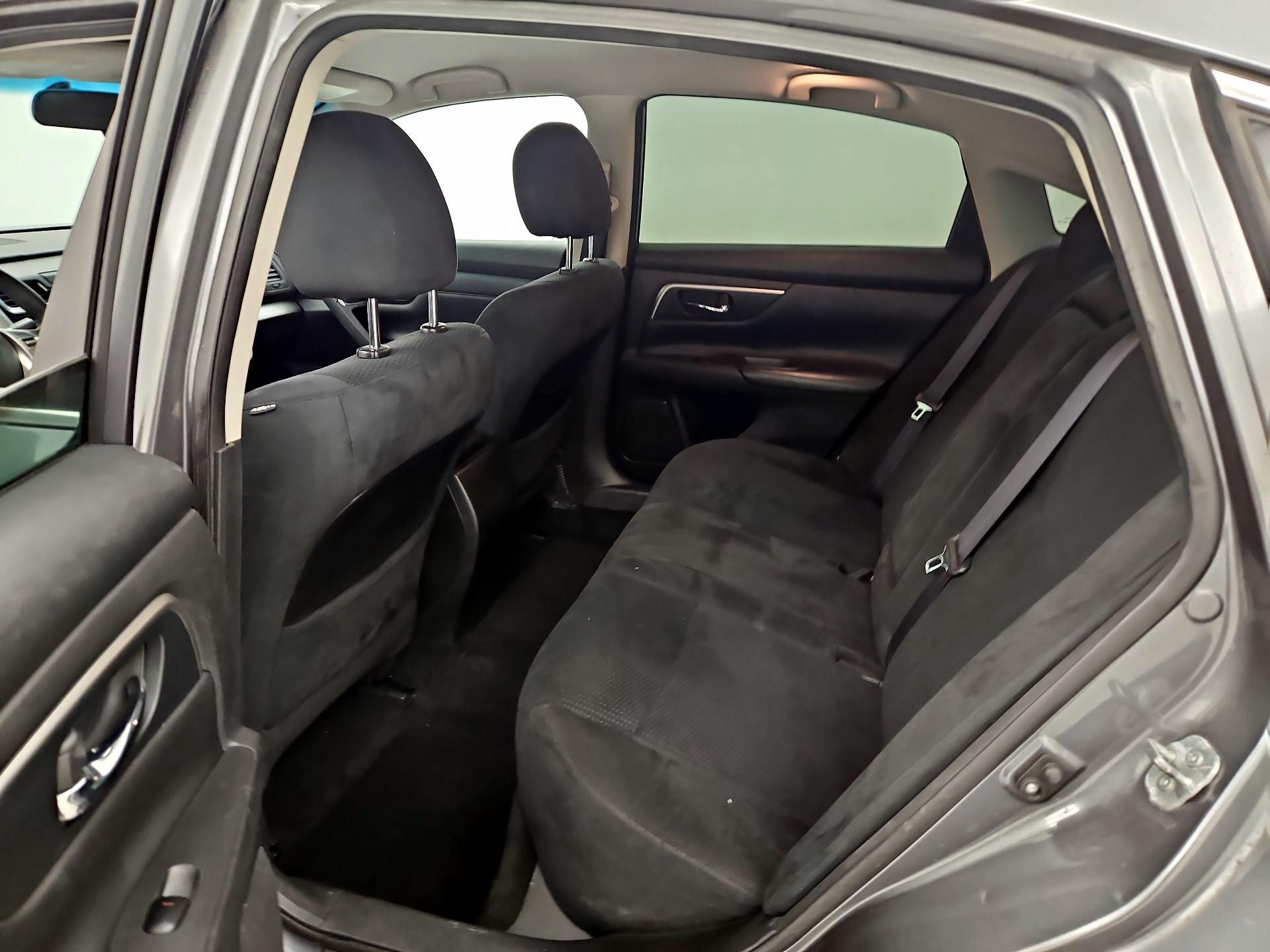 Thumbnail: 2015 Nissan Altima - 19