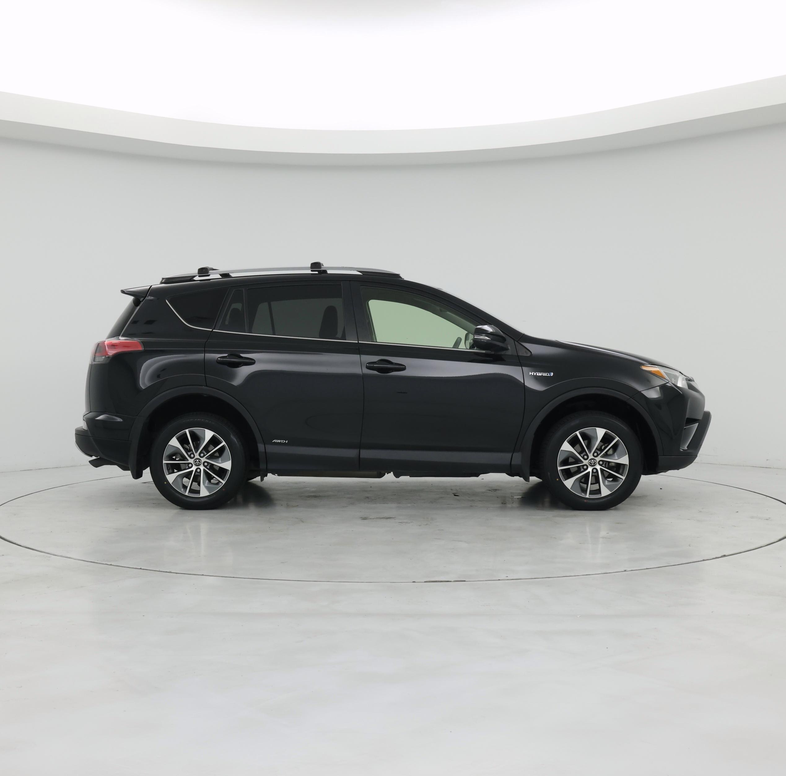 Thumbnail: 2018 Toyota RAV4 - 7