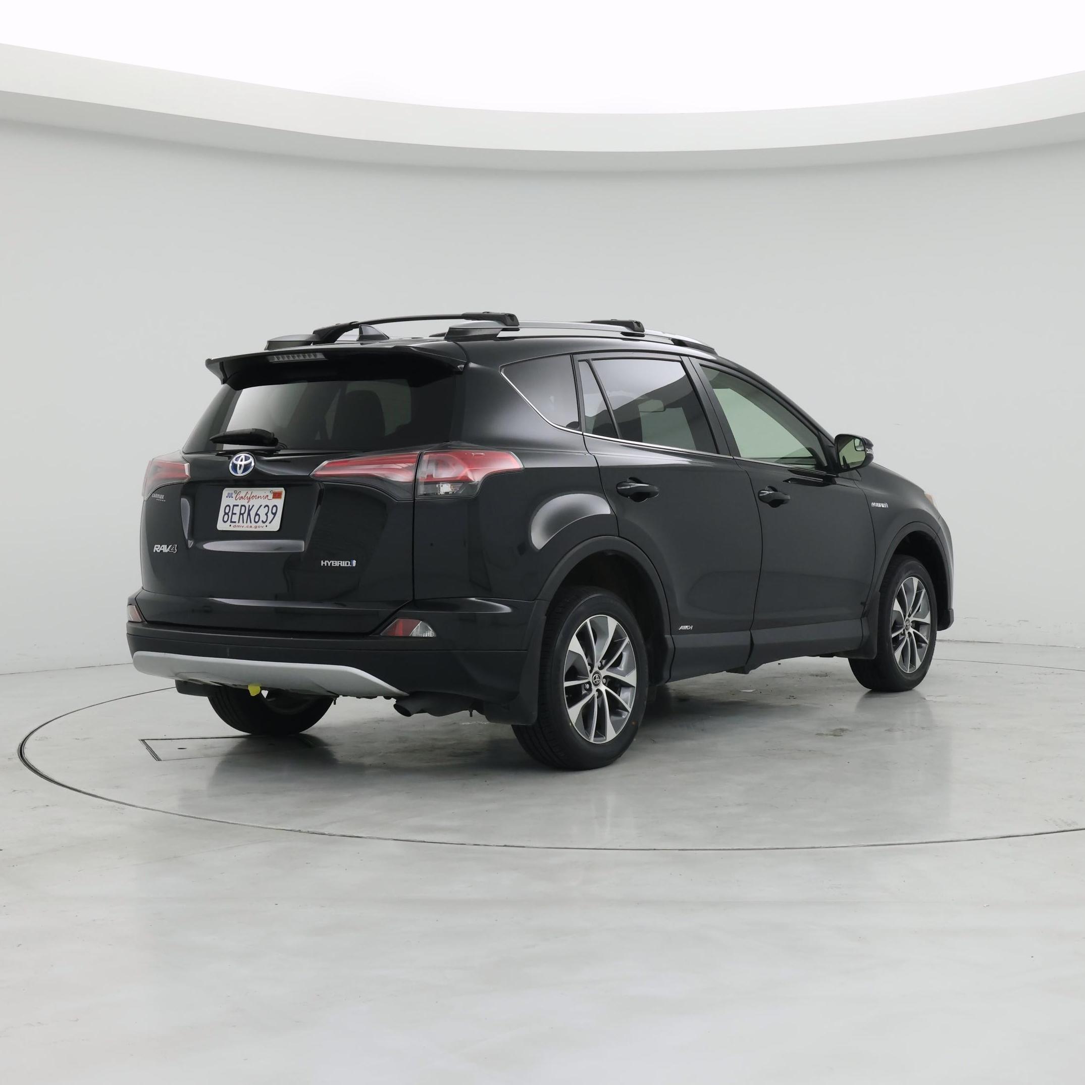 Thumbnail: 2018 Toyota RAV4 - 8