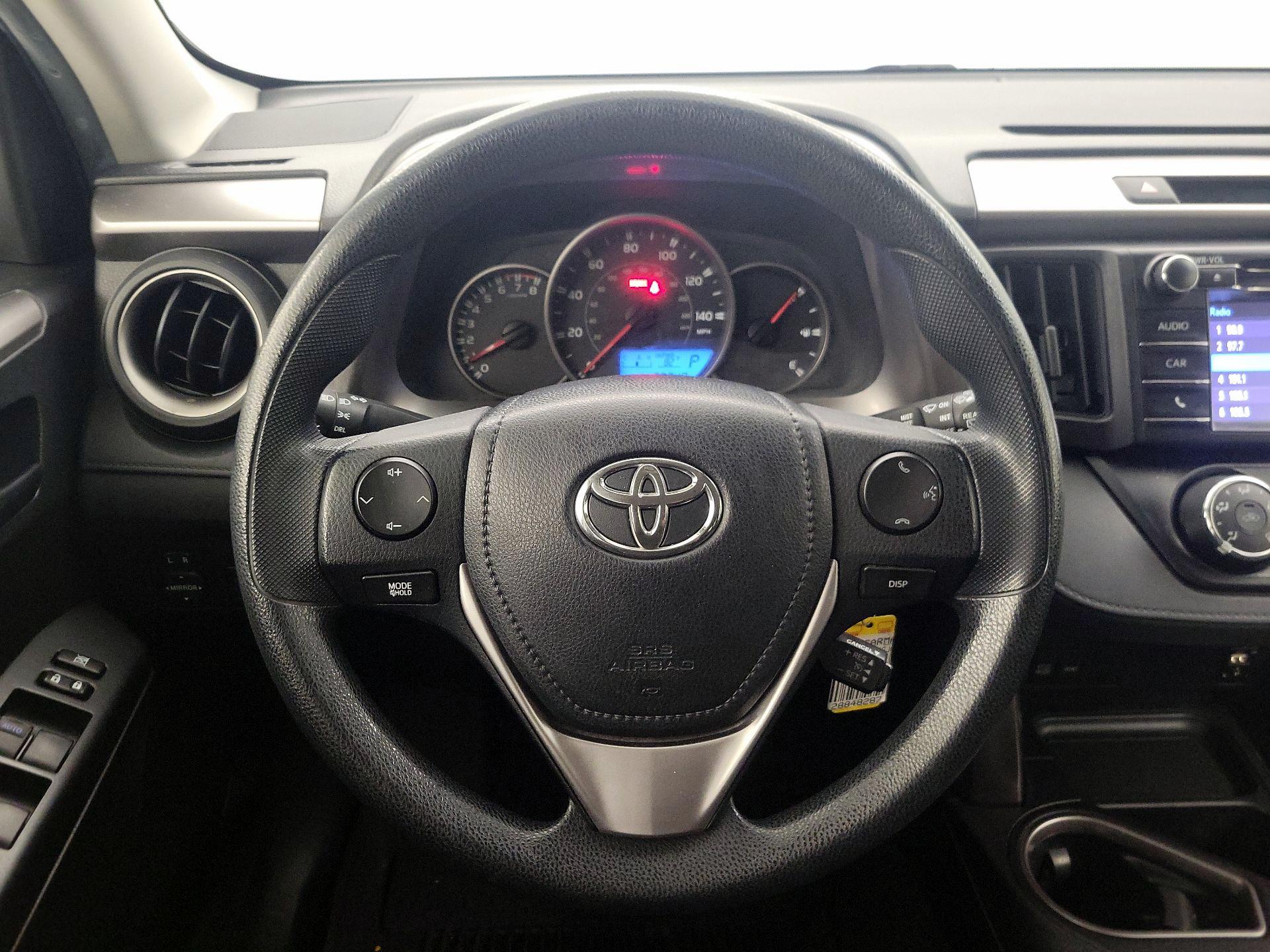 Thumbnail: 2016 Toyota RAV4 - 10