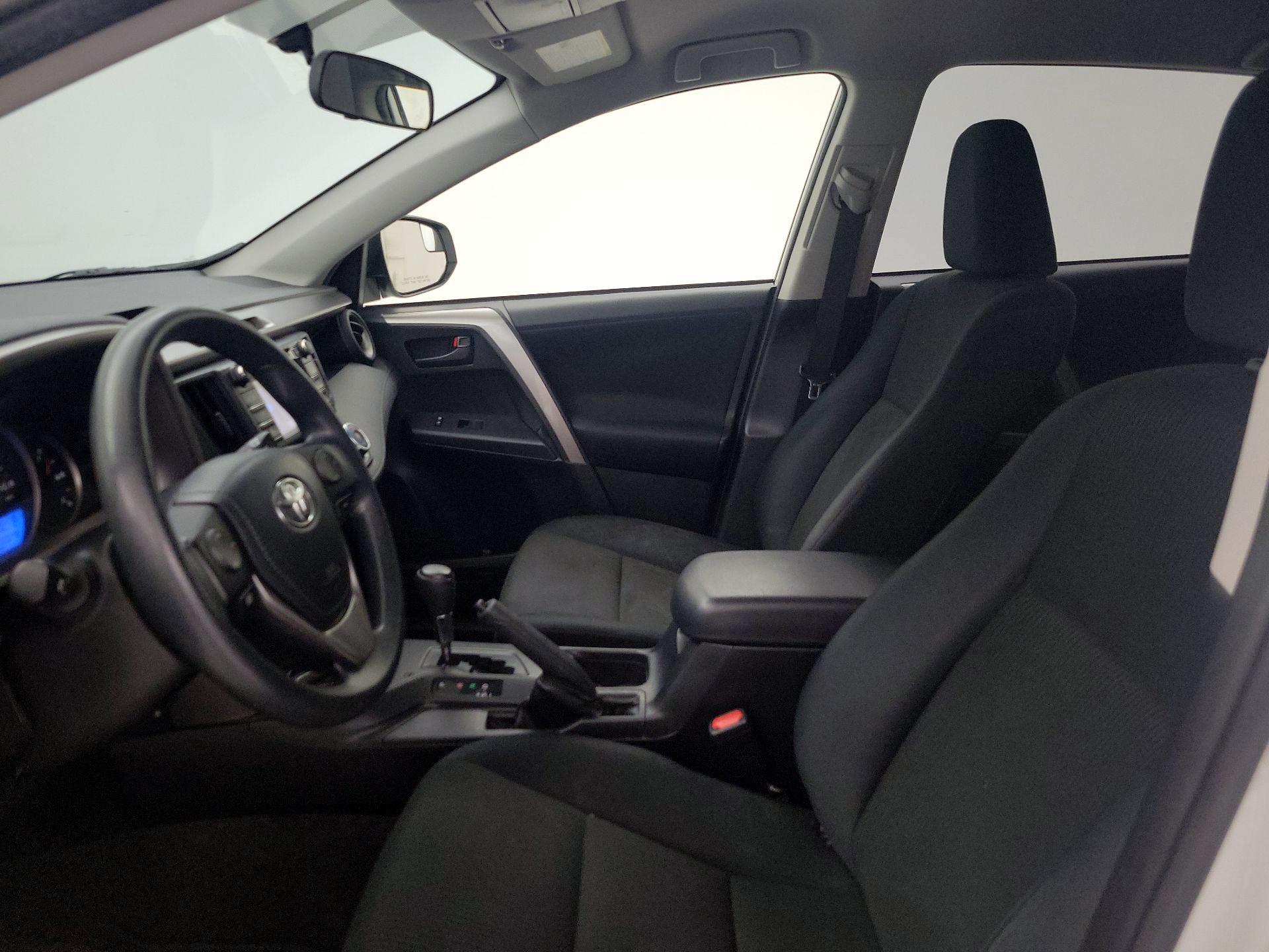 Thumbnail: 2016 Toyota RAV4 - 11