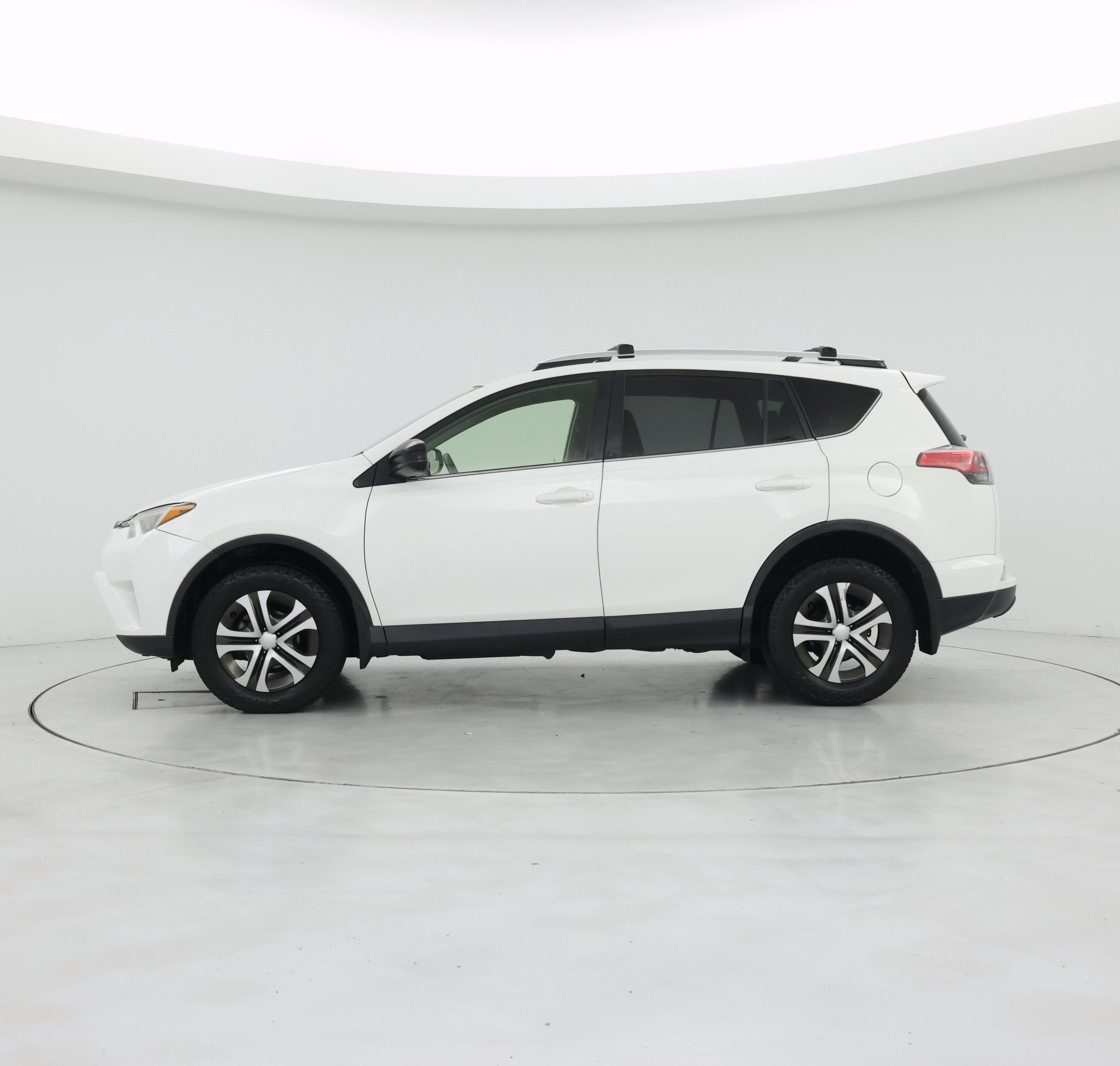 Thumbnail: 2016 Toyota RAV4 - 3