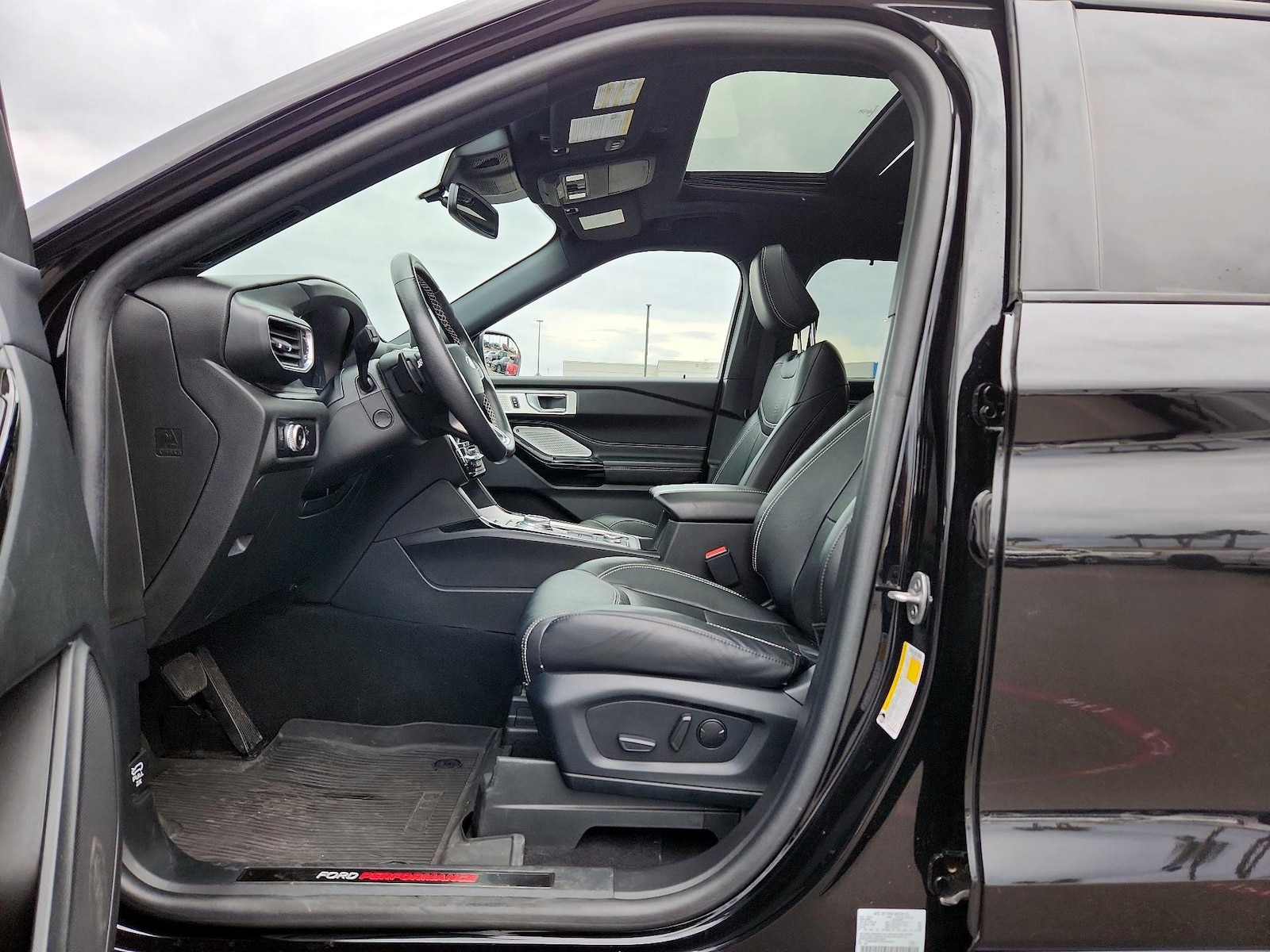 2023 Ford Explorer ST - Photo 11