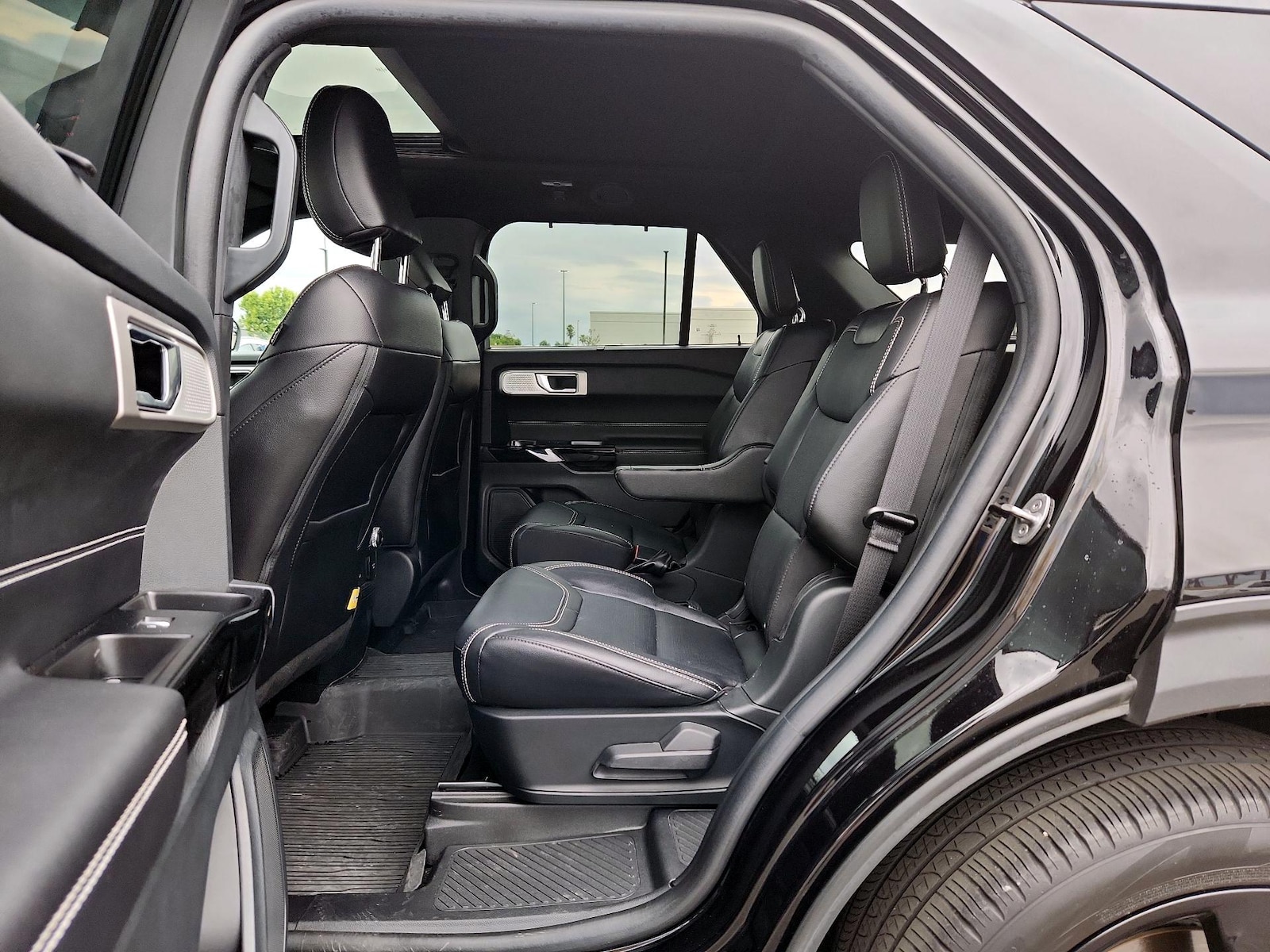 2023 Ford Explorer ST - Photo 21