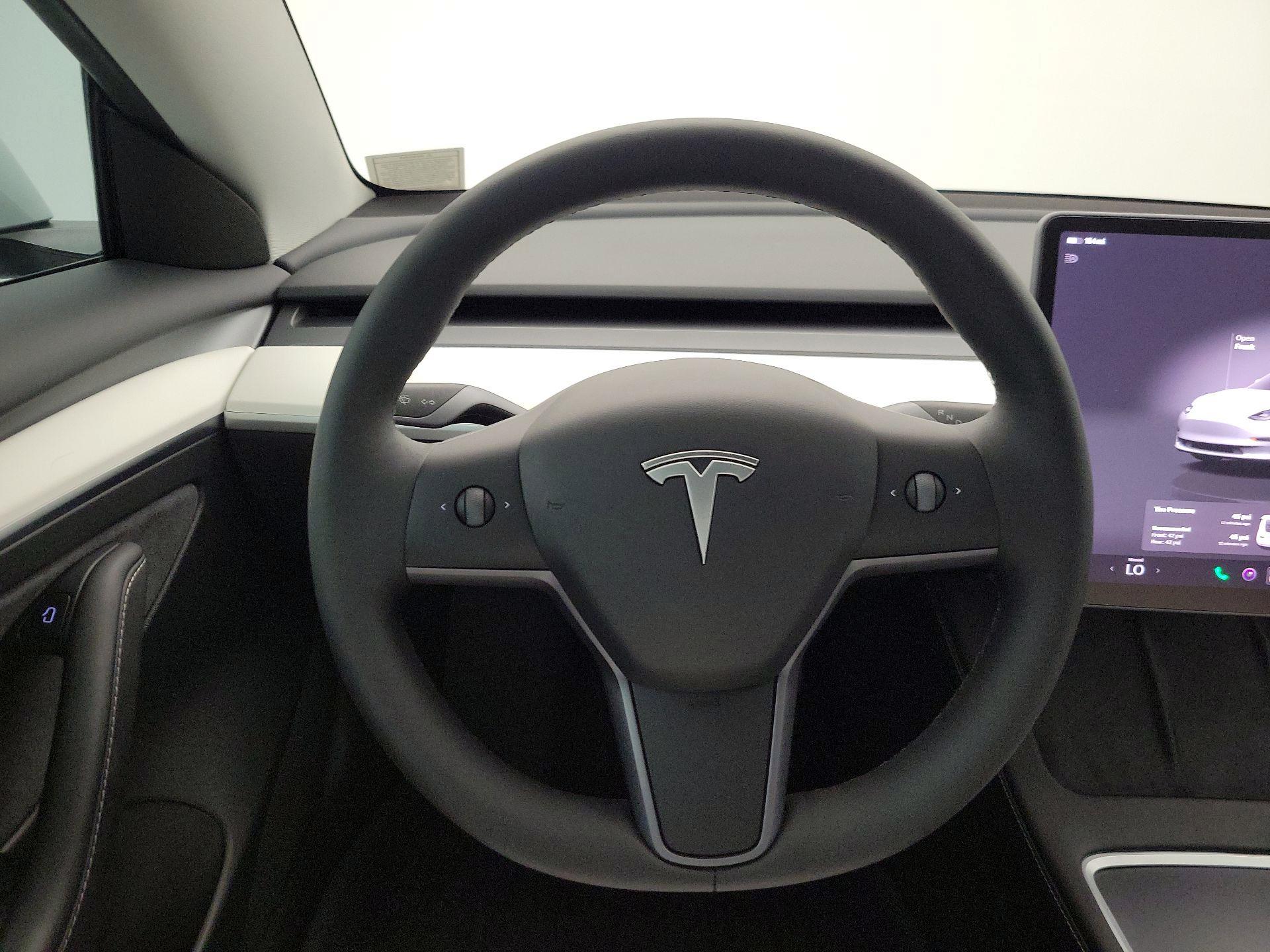 Thumbnail: 2023 Tesla Model 3 - 10
