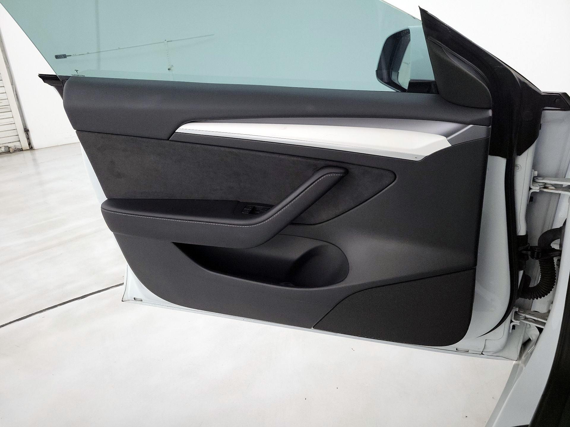 Thumbnail: 2023 Tesla Model 3 - 12
