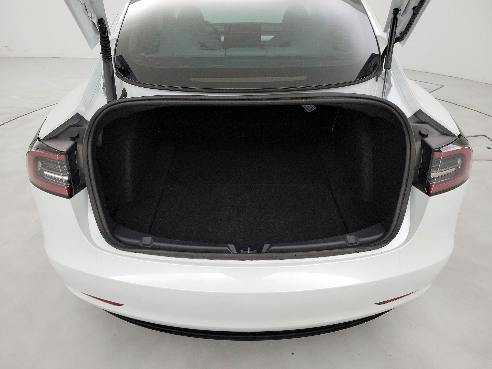 Thumbnail: 2023 Tesla Model 3 - 19