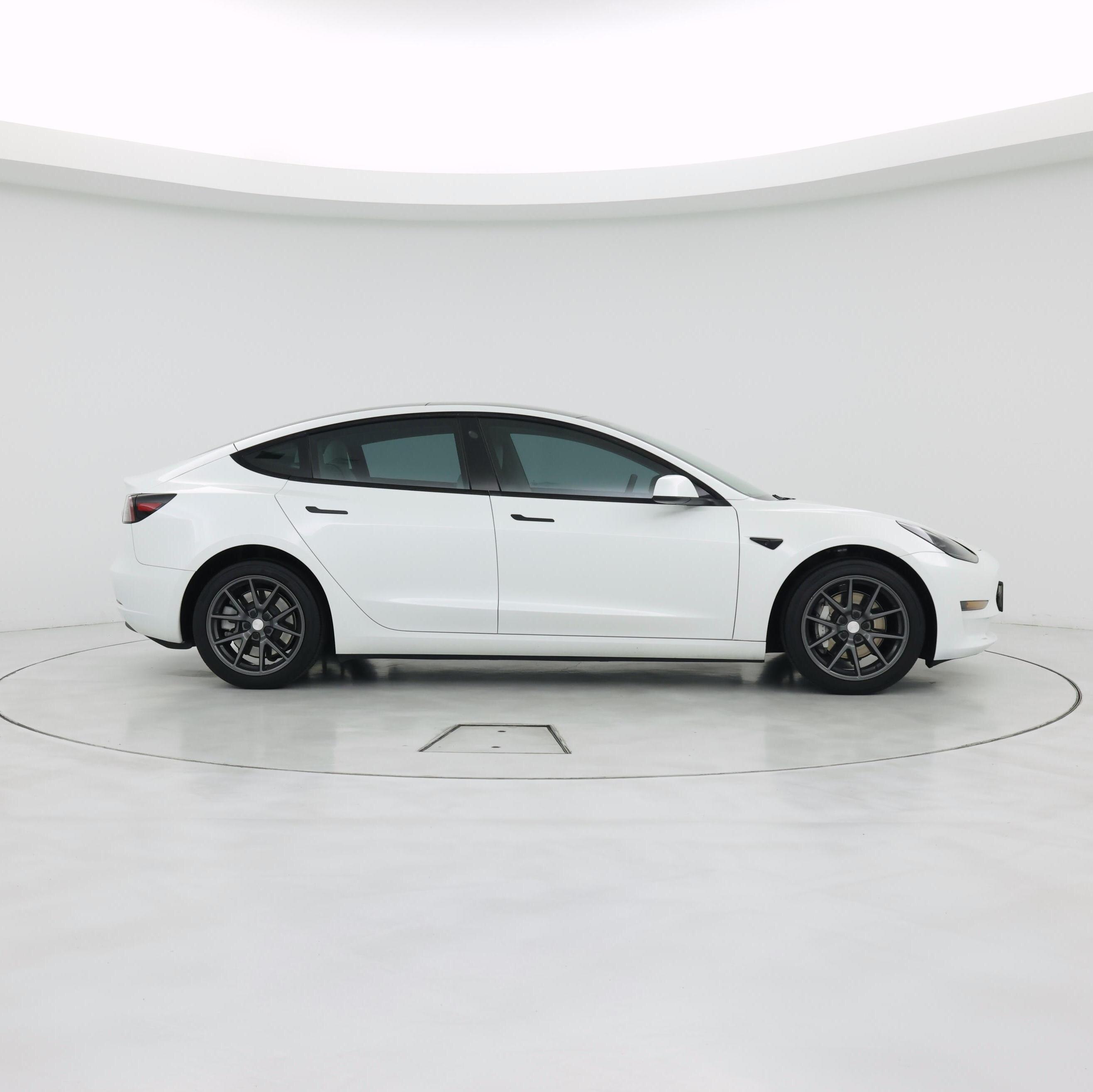 Thumbnail: 2023 Tesla Model 3 - 7